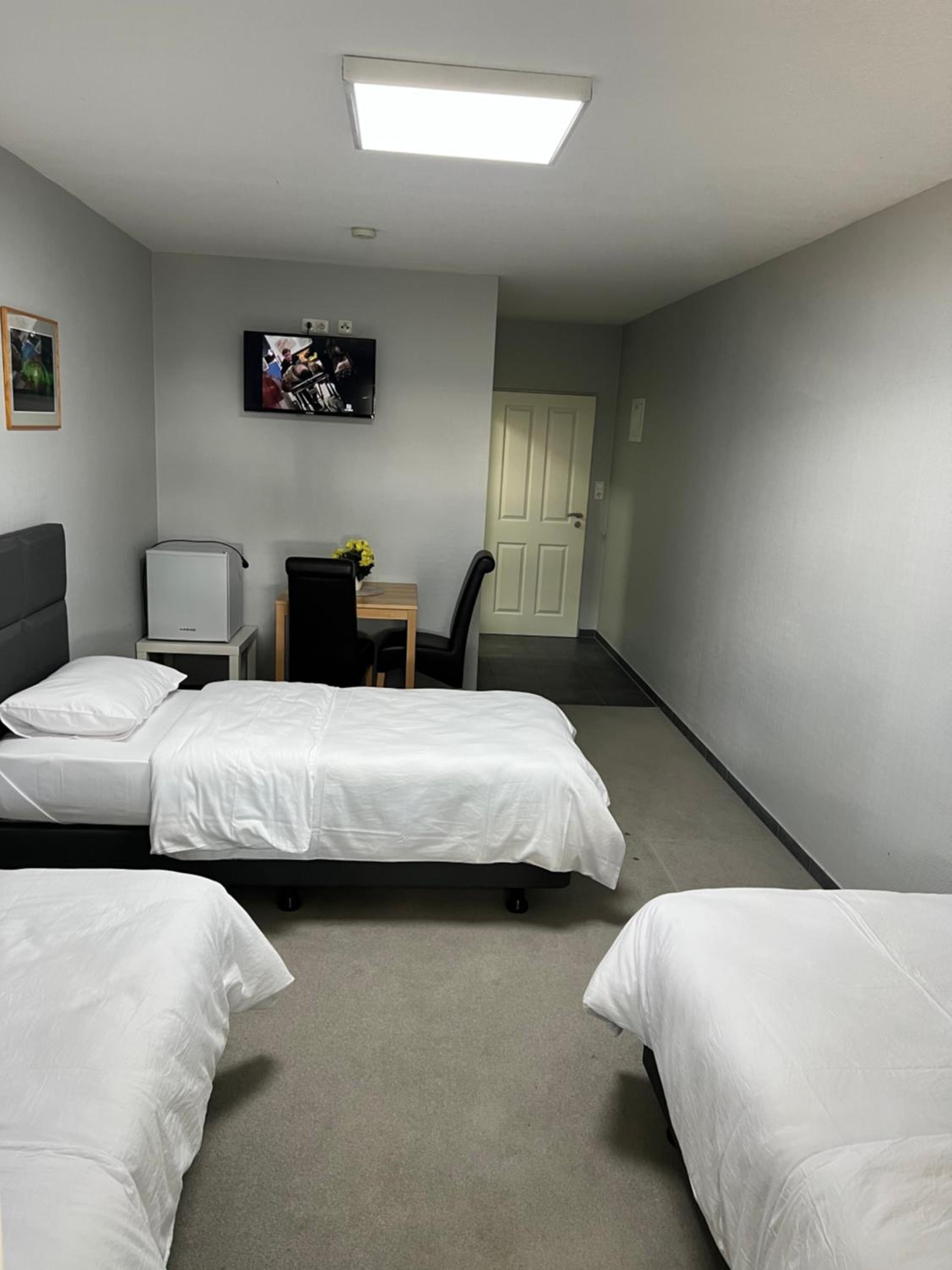 Triple Room with Private Bathroom - Photo 1