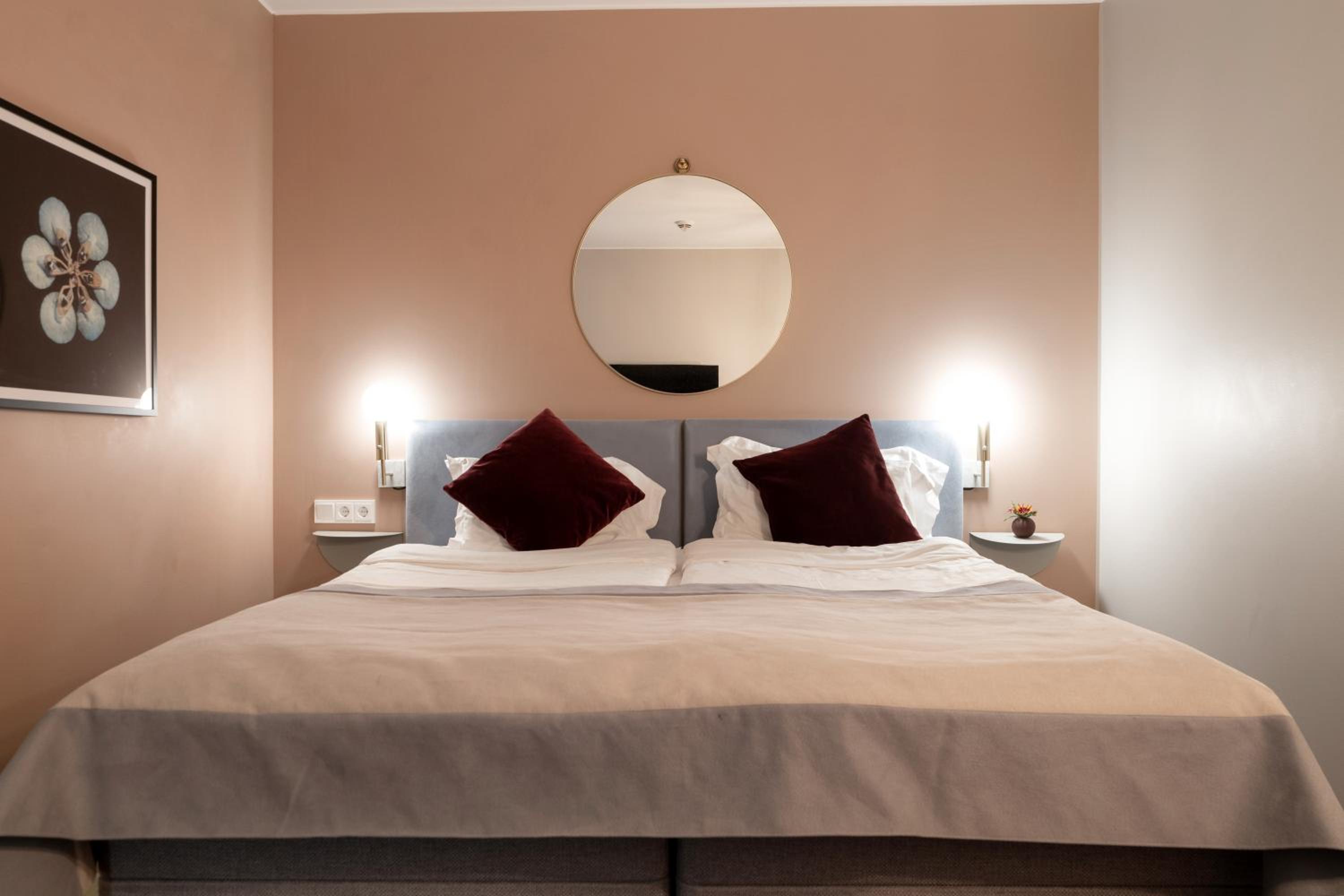 Superior Double Room without Window - Photo 4