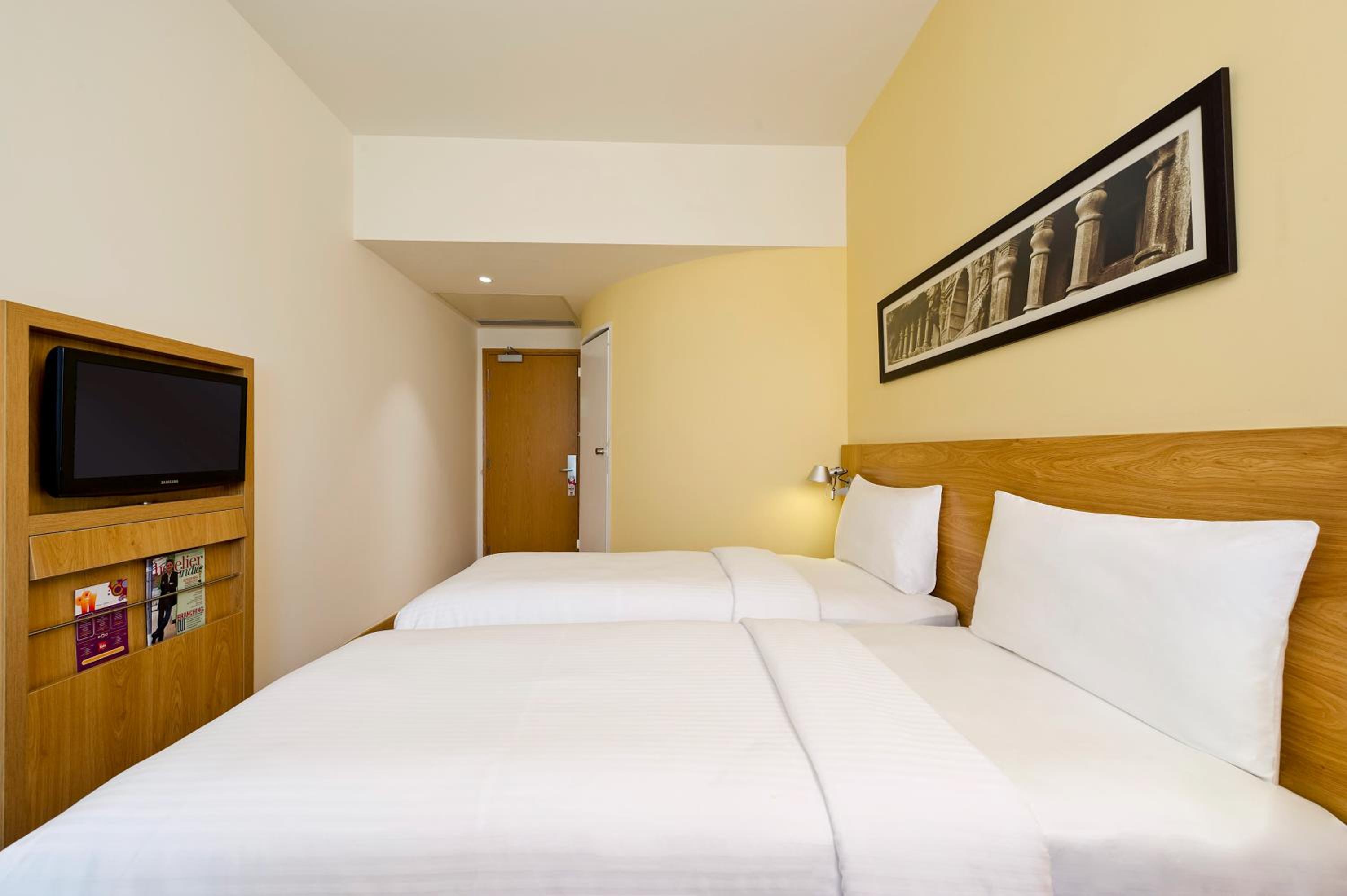 Standard Twin Room - Photo 5