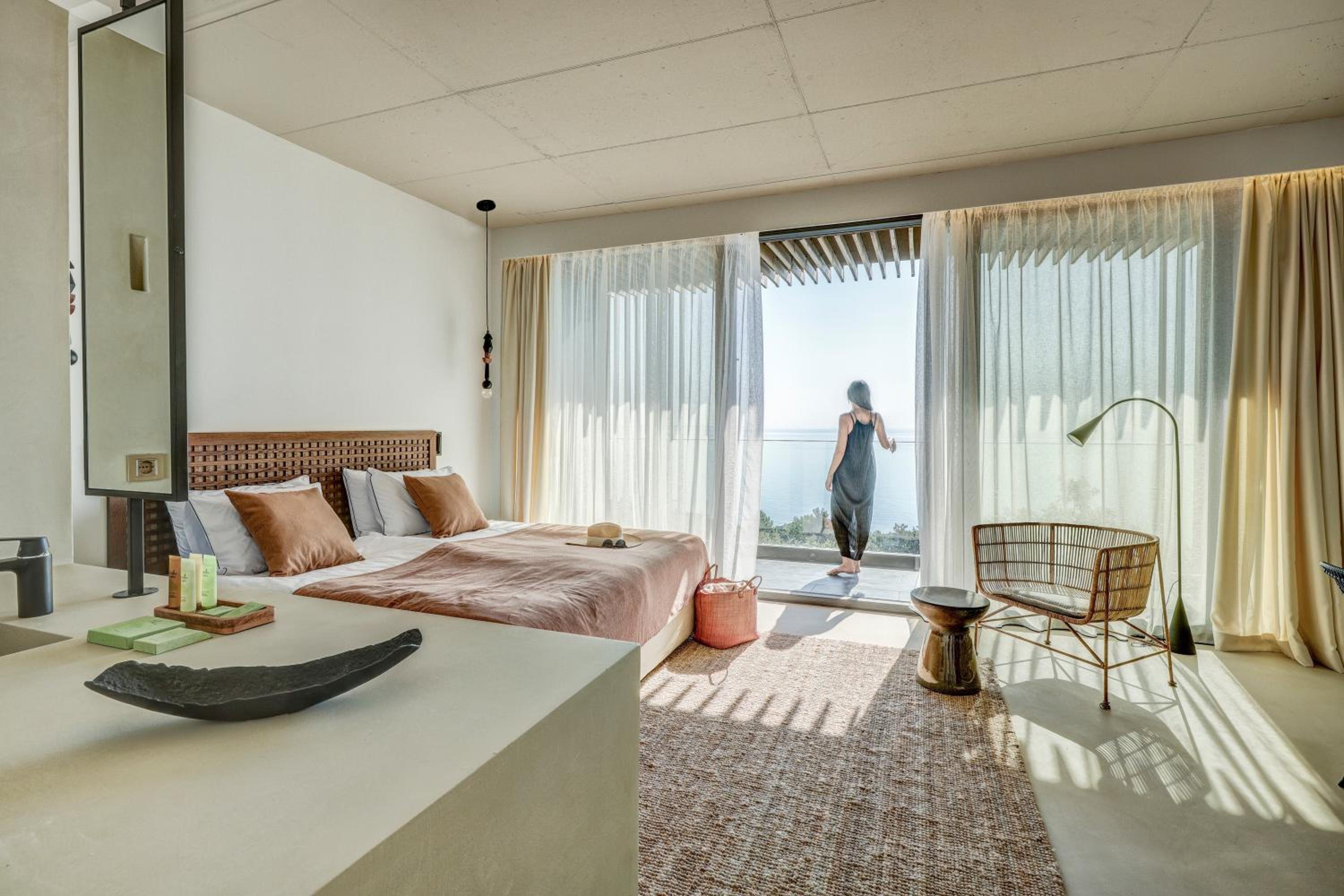 Double Room with Sea View - Photo 2