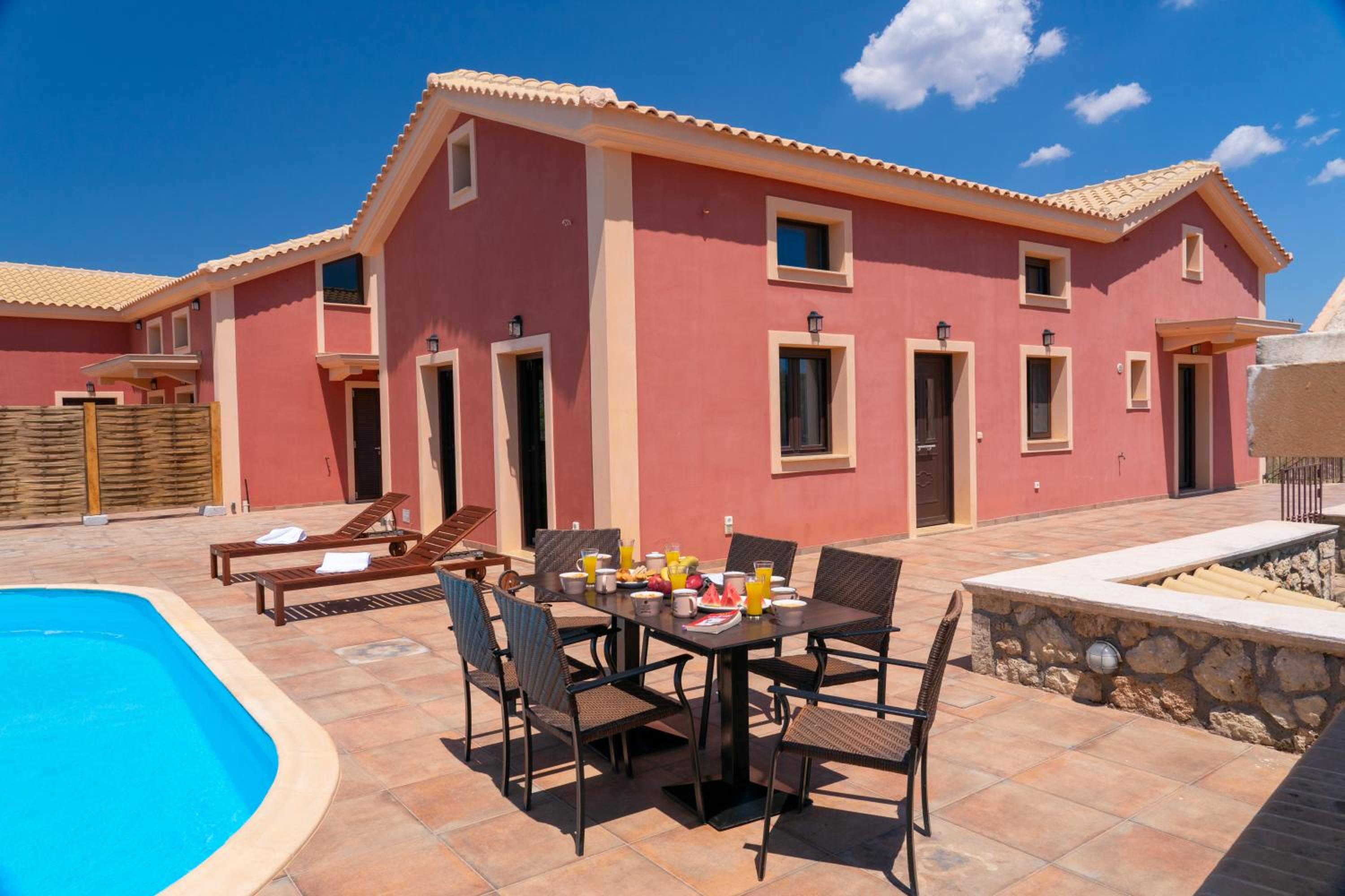 Three-Bedroom Villa photo 3