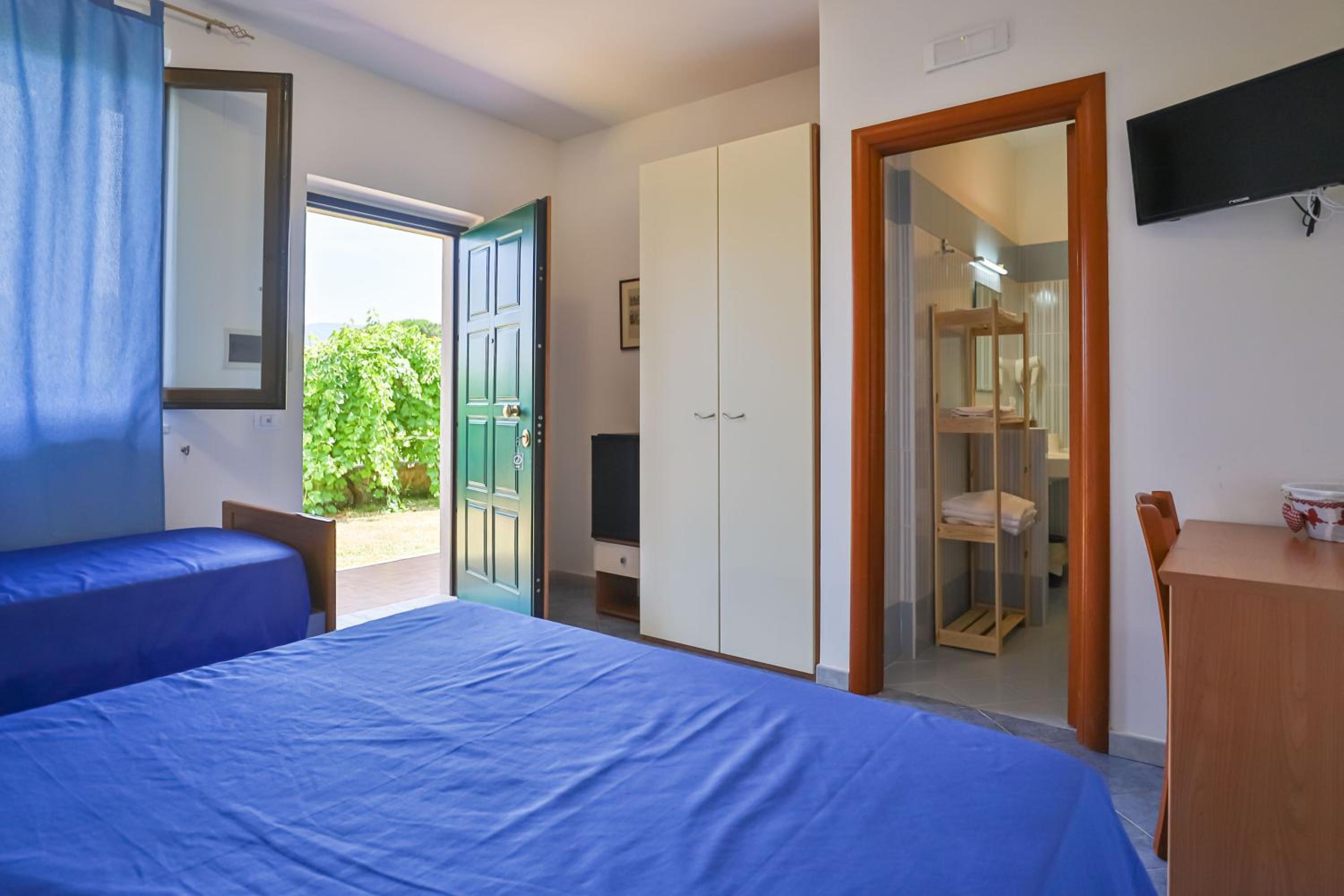 Junior Suite with Garden View