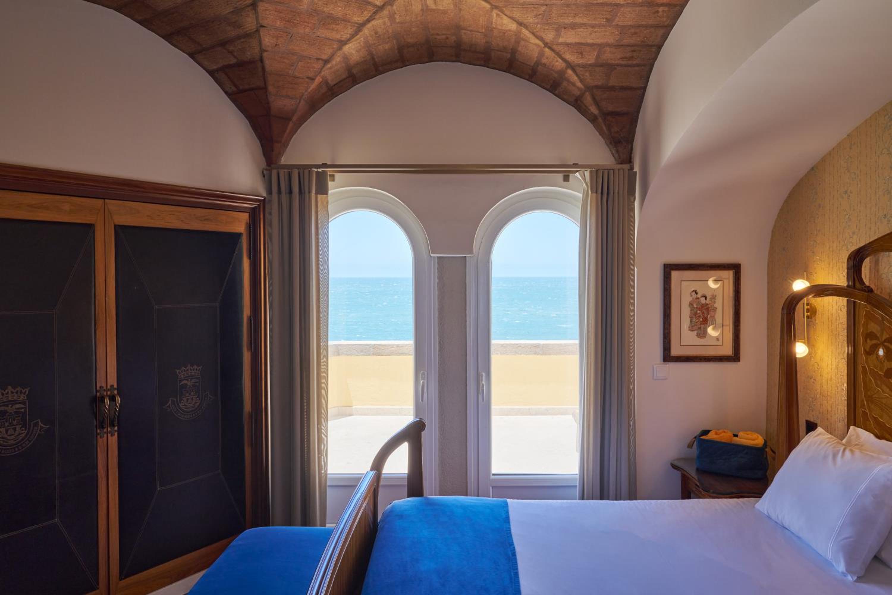 Junior Suite with Balcony and Sea View photo 2