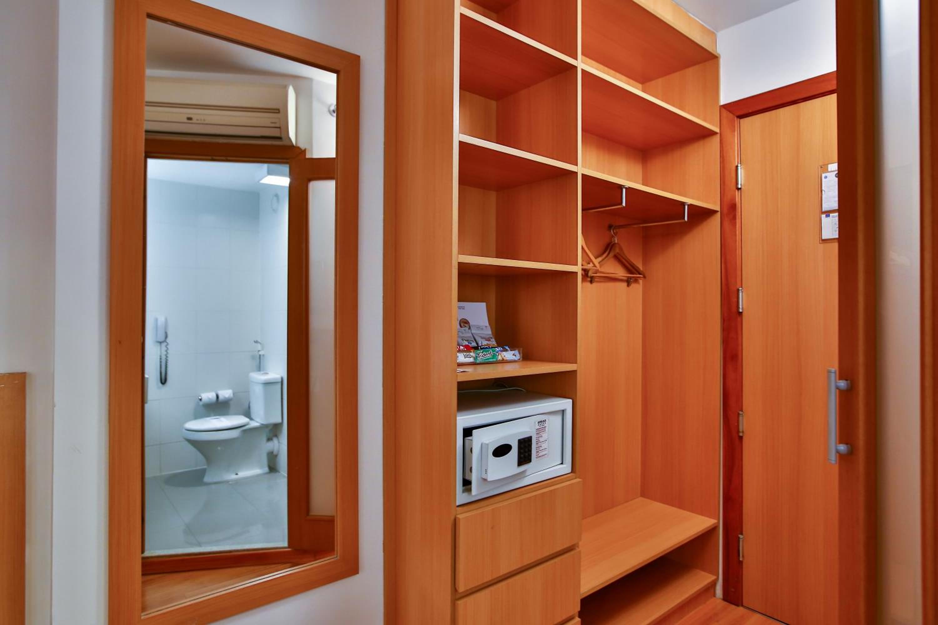 Executive Double Room with One Sofa Bed - Photo 2