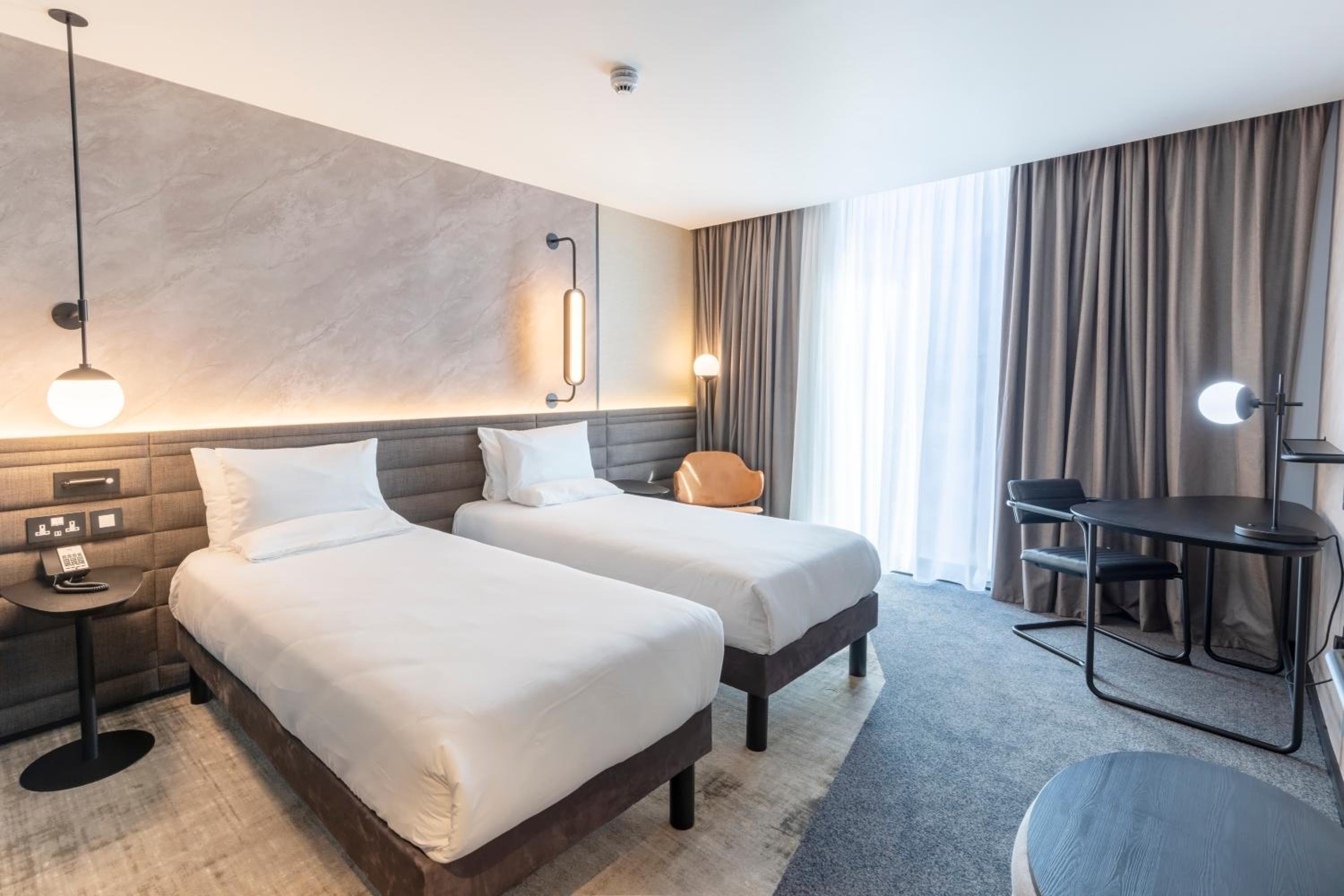 Executive Twin Room - Photo 4