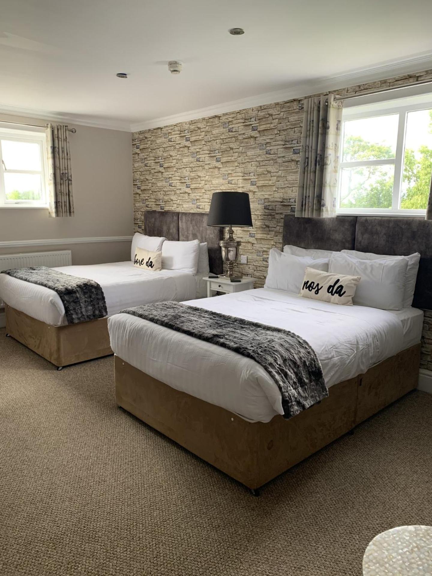 Standard Family Room photo 1