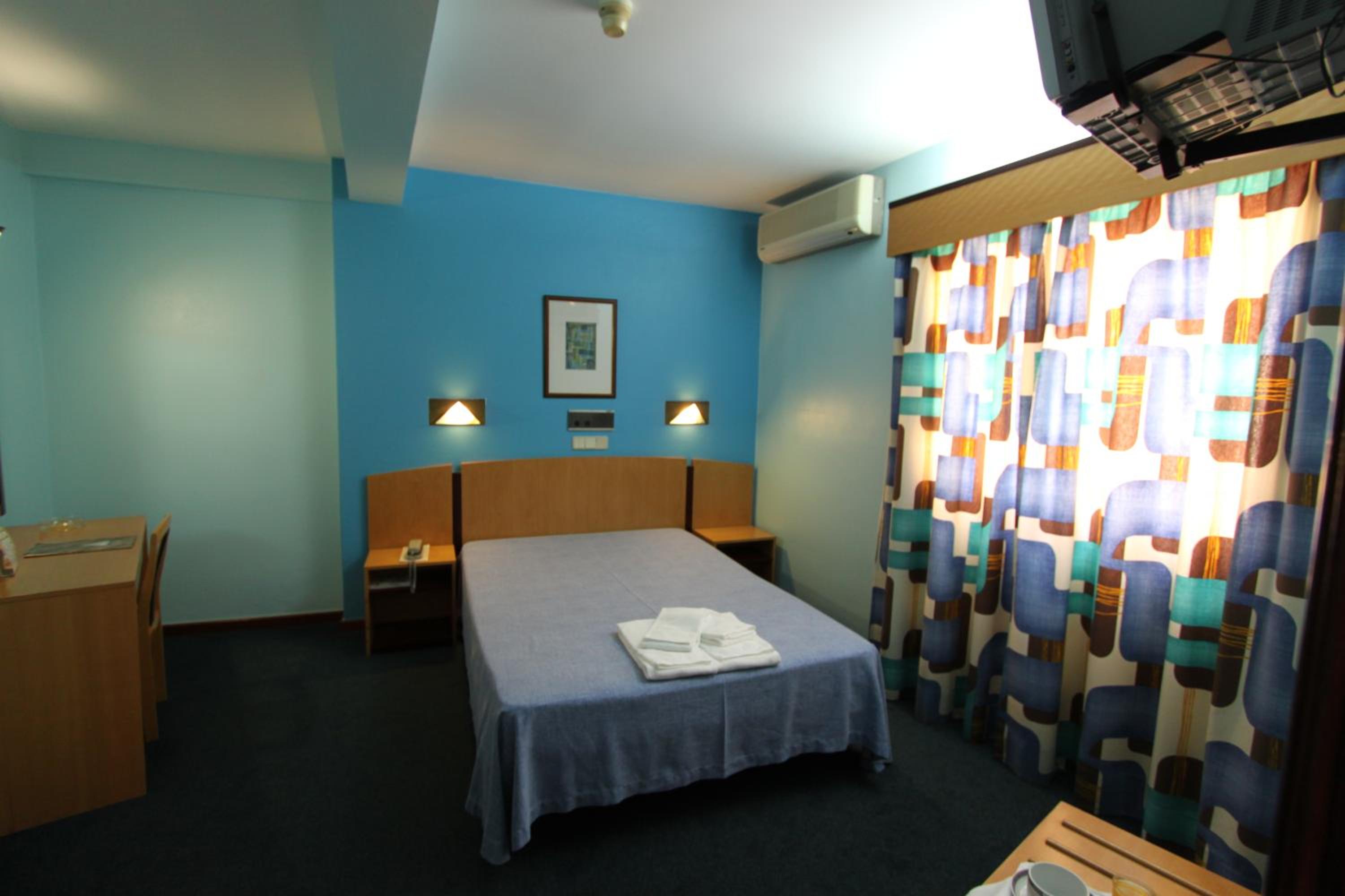 Double or Twin Room - Photo 3
