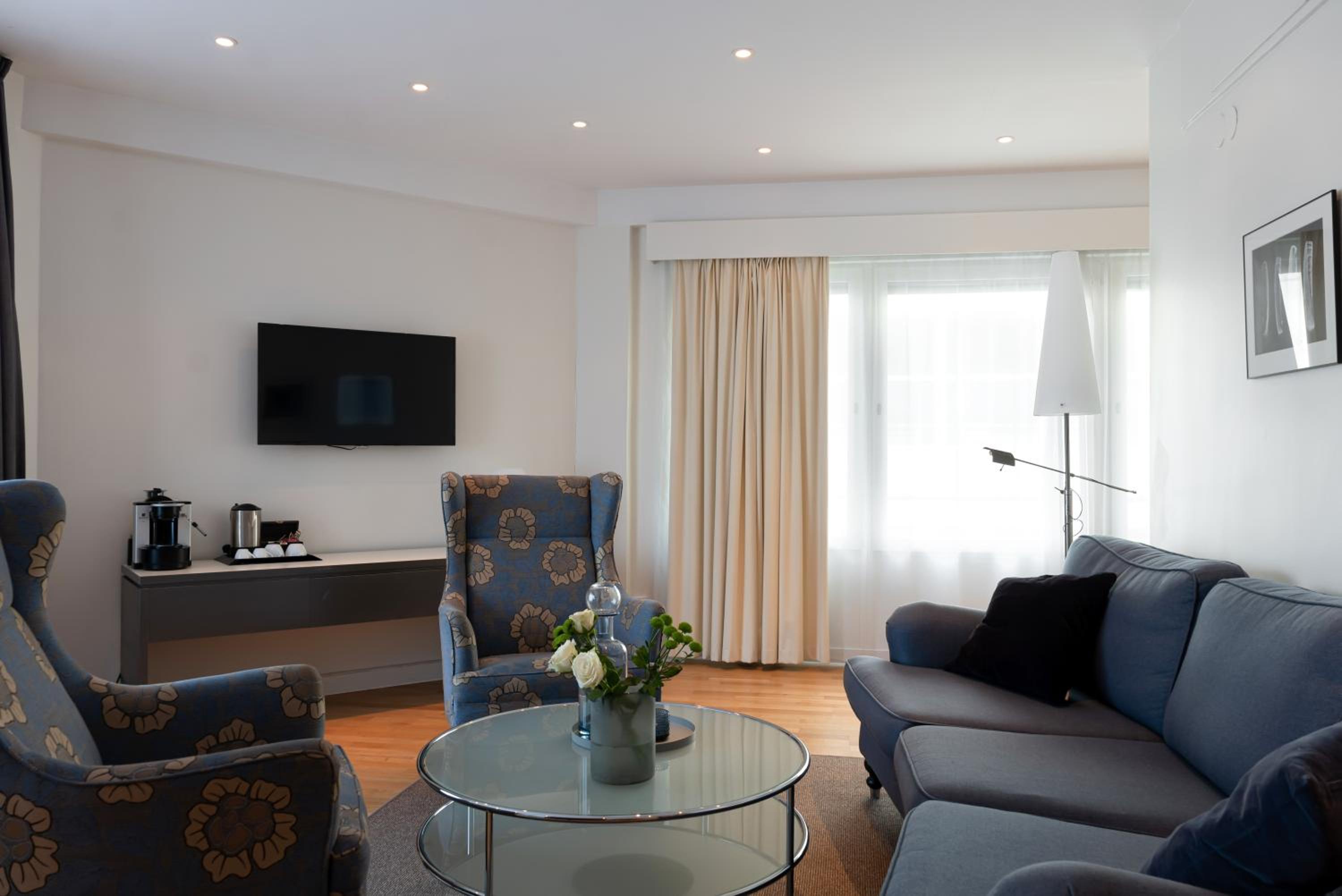Suite - Photo 7