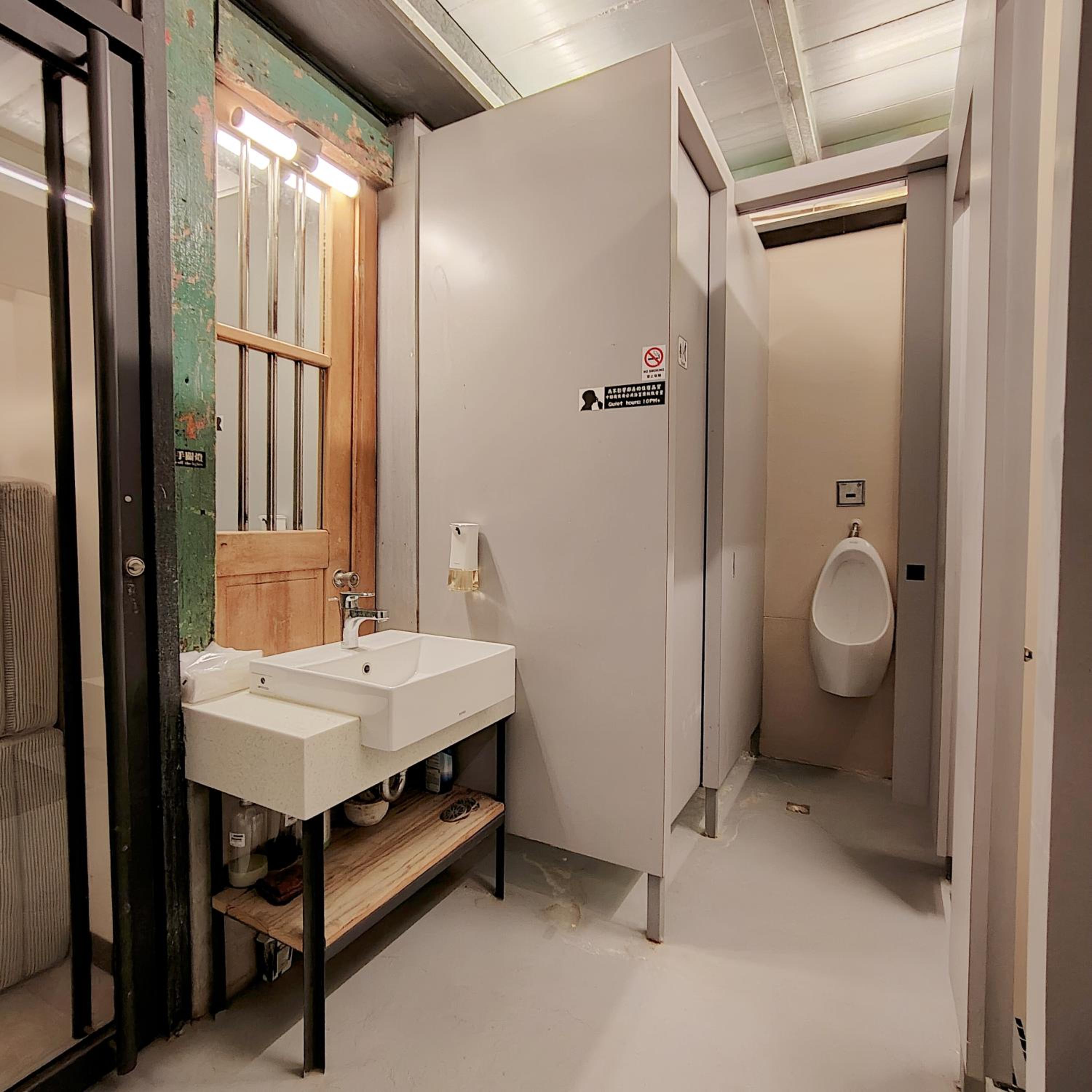 Double Room - Photo 22