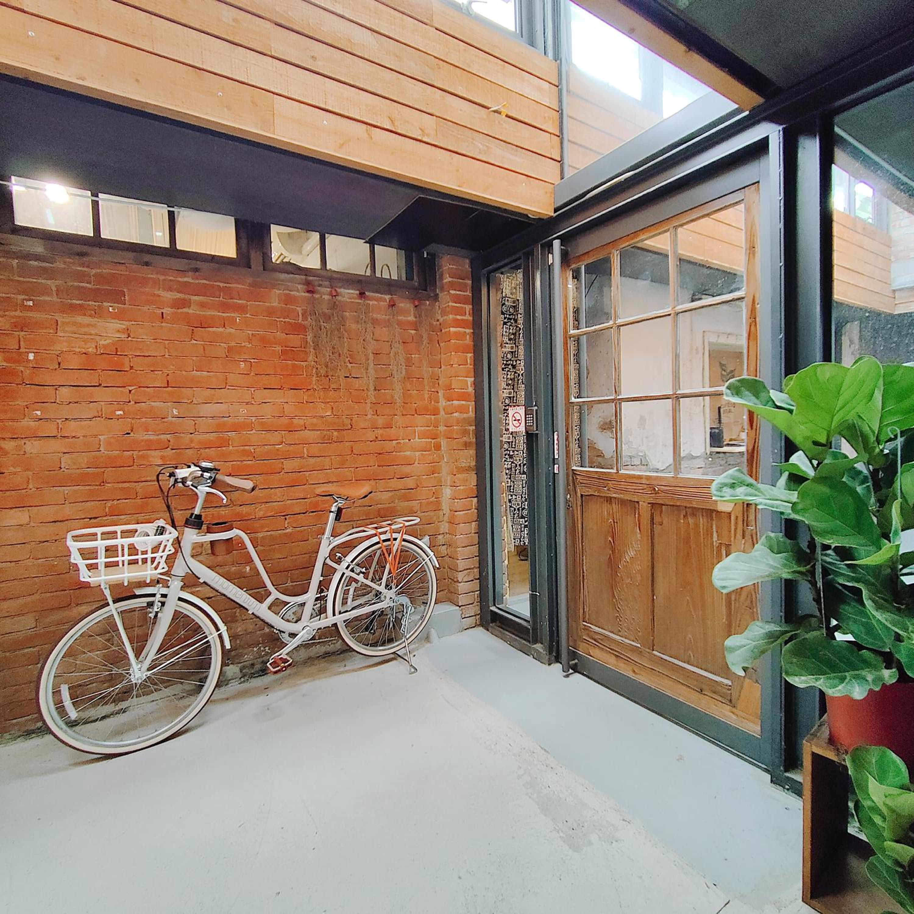 Double Room - Photo 13