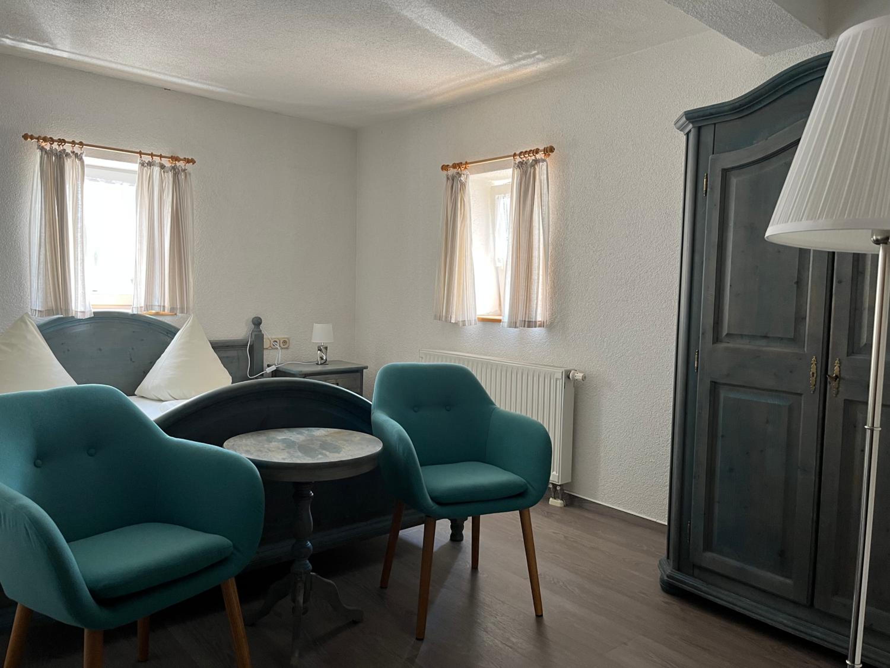 Basic Triple Room with Shared Bathroom photo 1