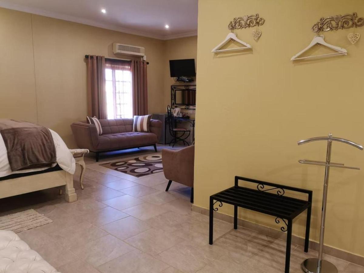 Honeymoon Suite photo 2