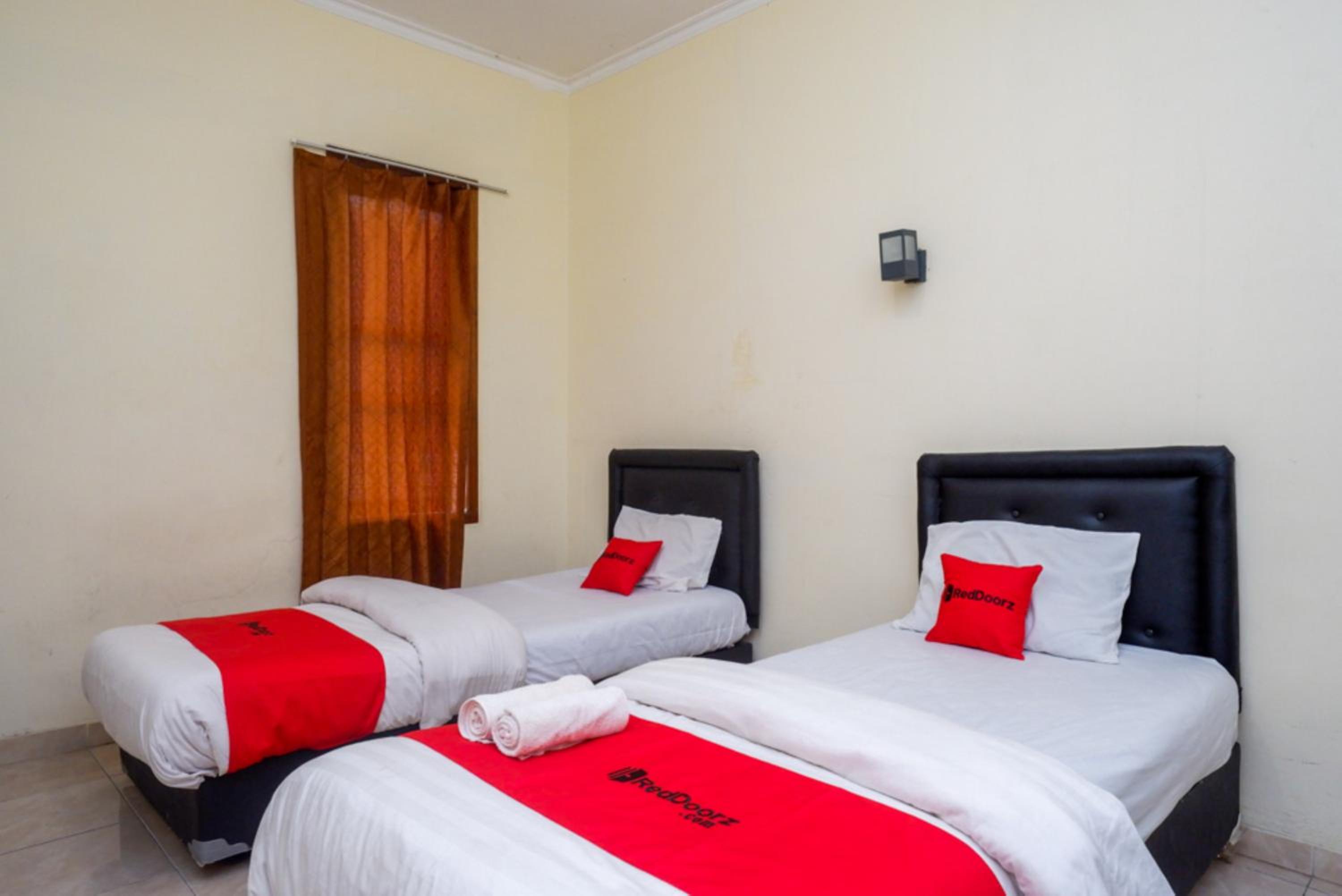Twin Room - Photo 1