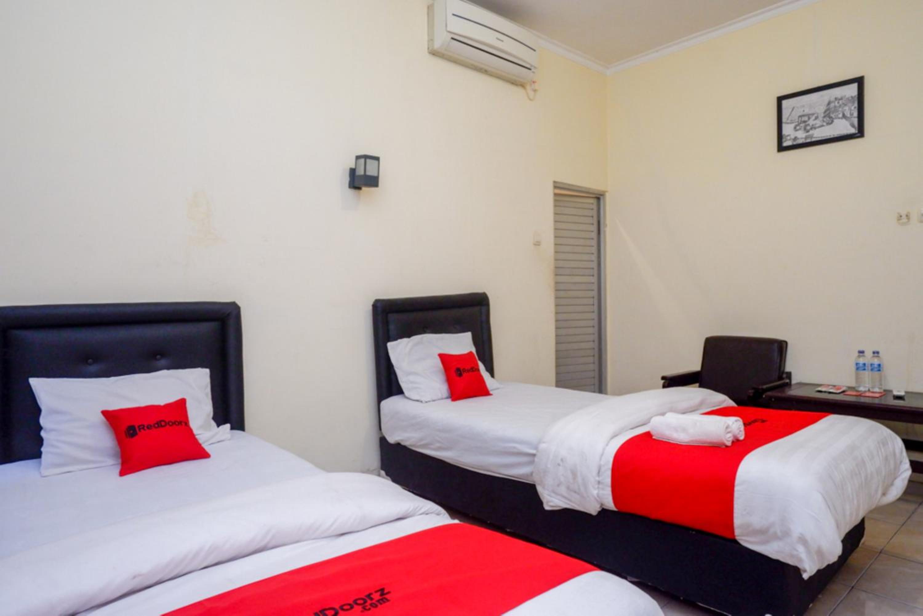 Twin Room - Photo 2