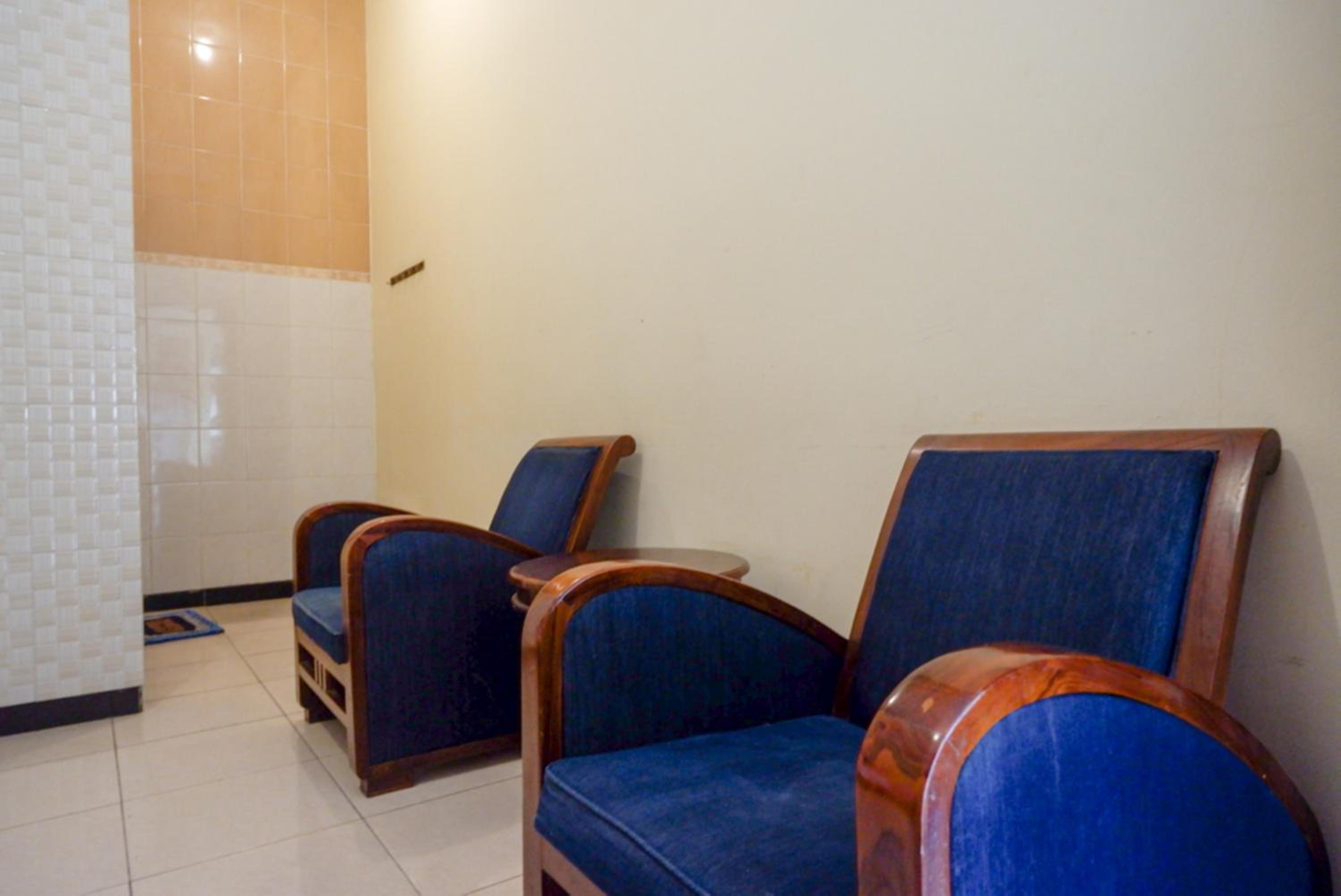 Deluxe Room - Photo 11