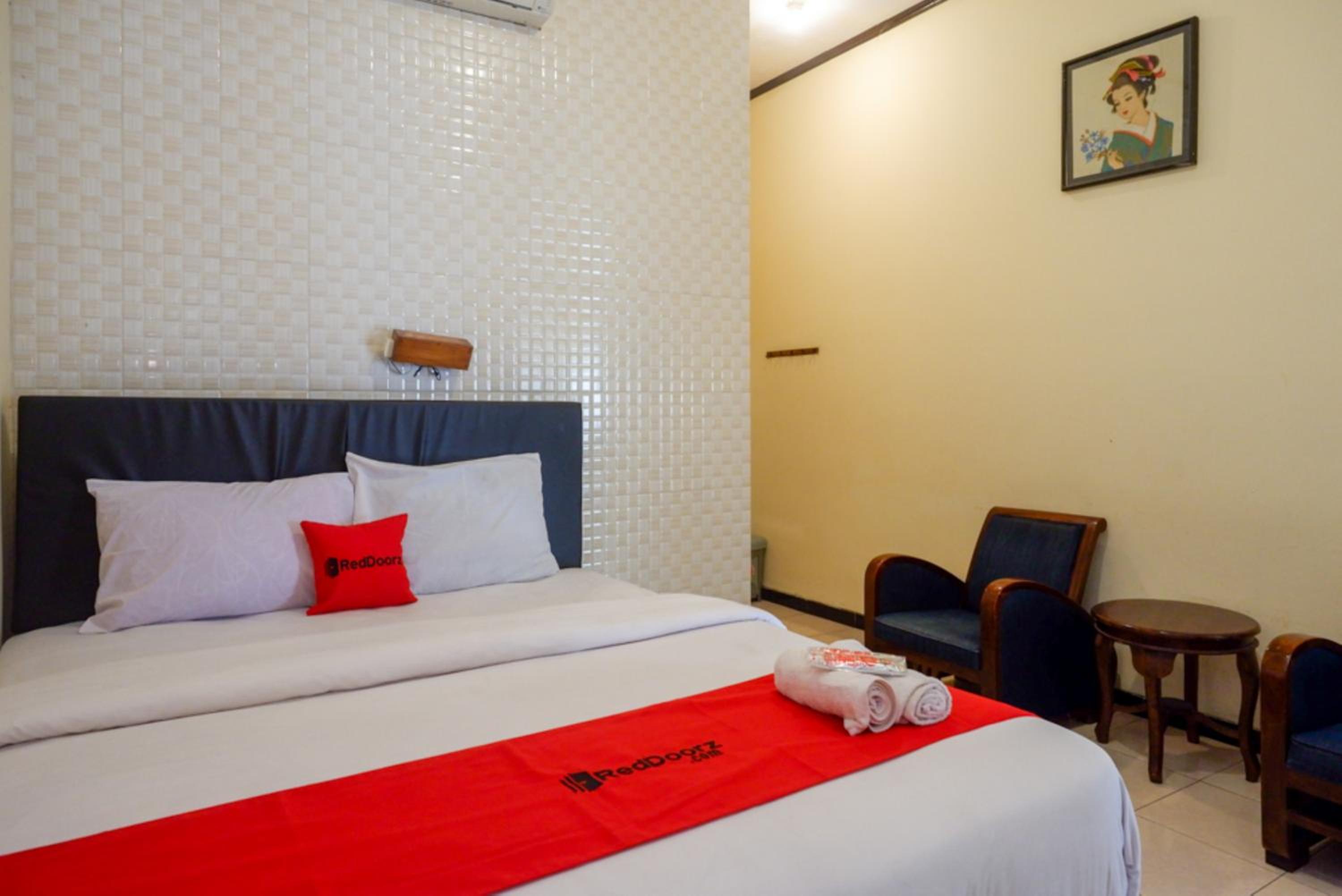 Deluxe Room - Photo 6