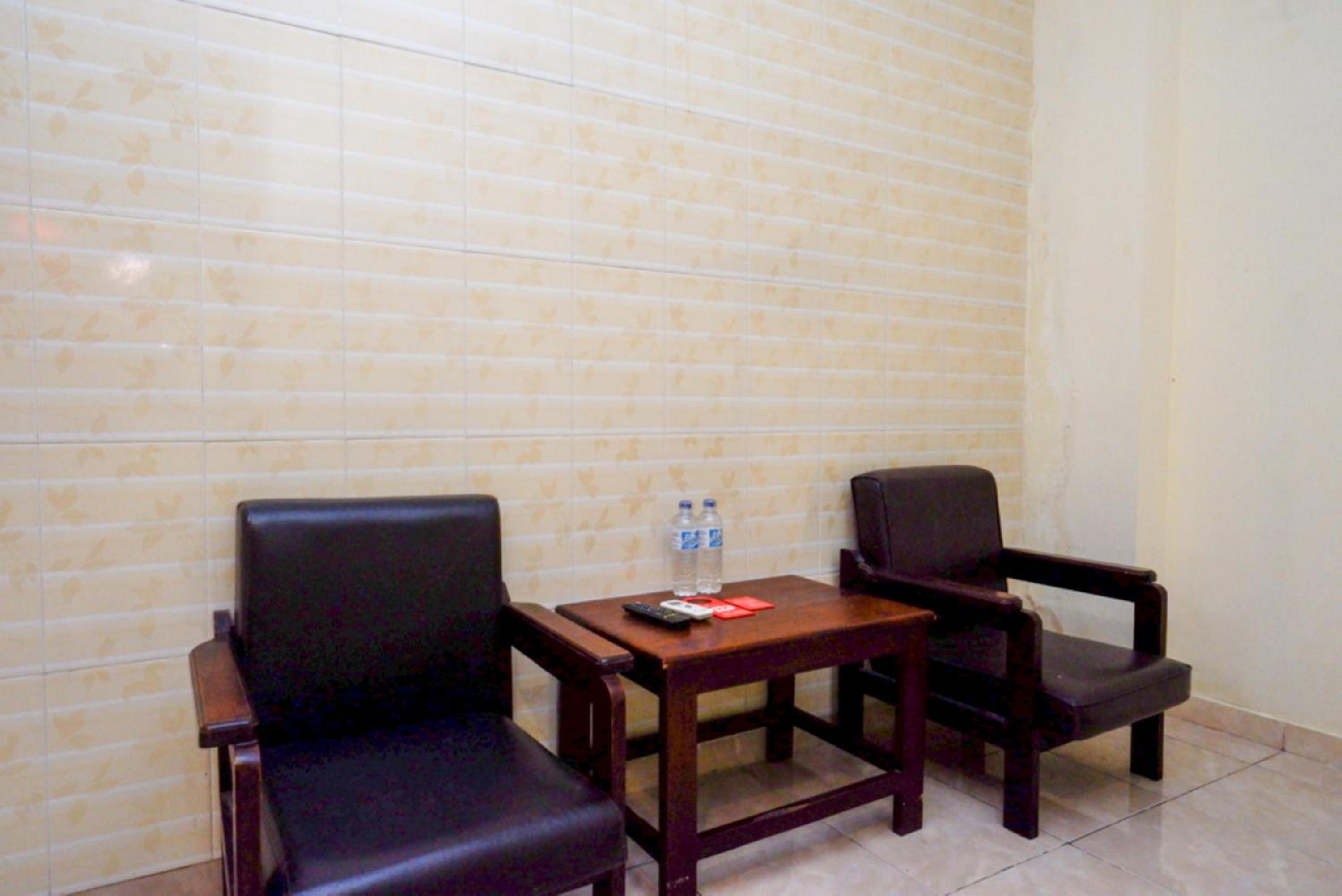 Deluxe Room - Photo 5