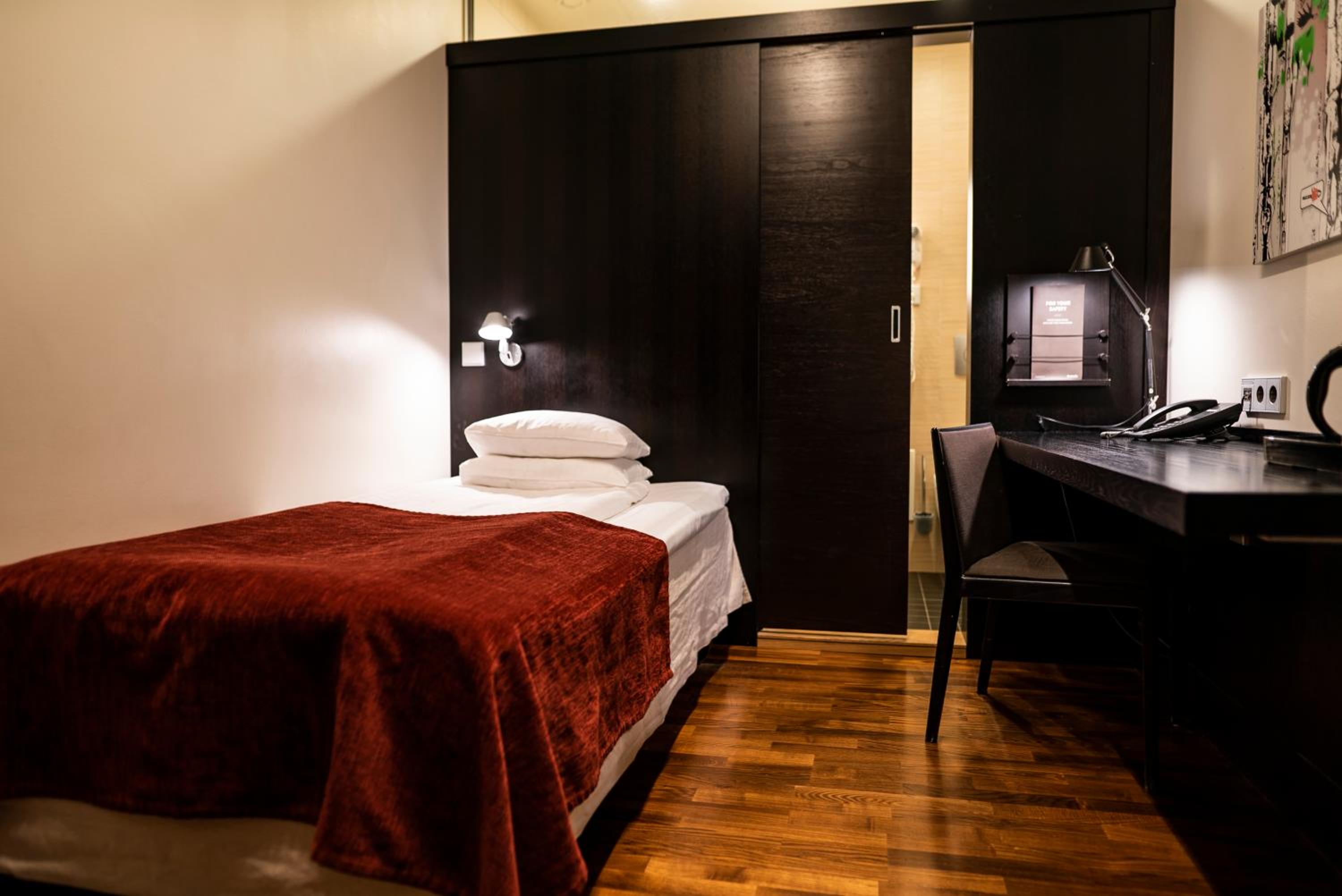 Single Room without Window