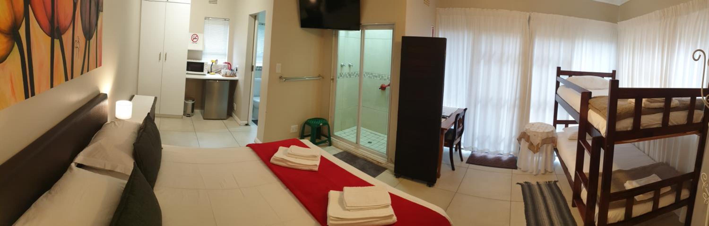 Private Family Room photo 1