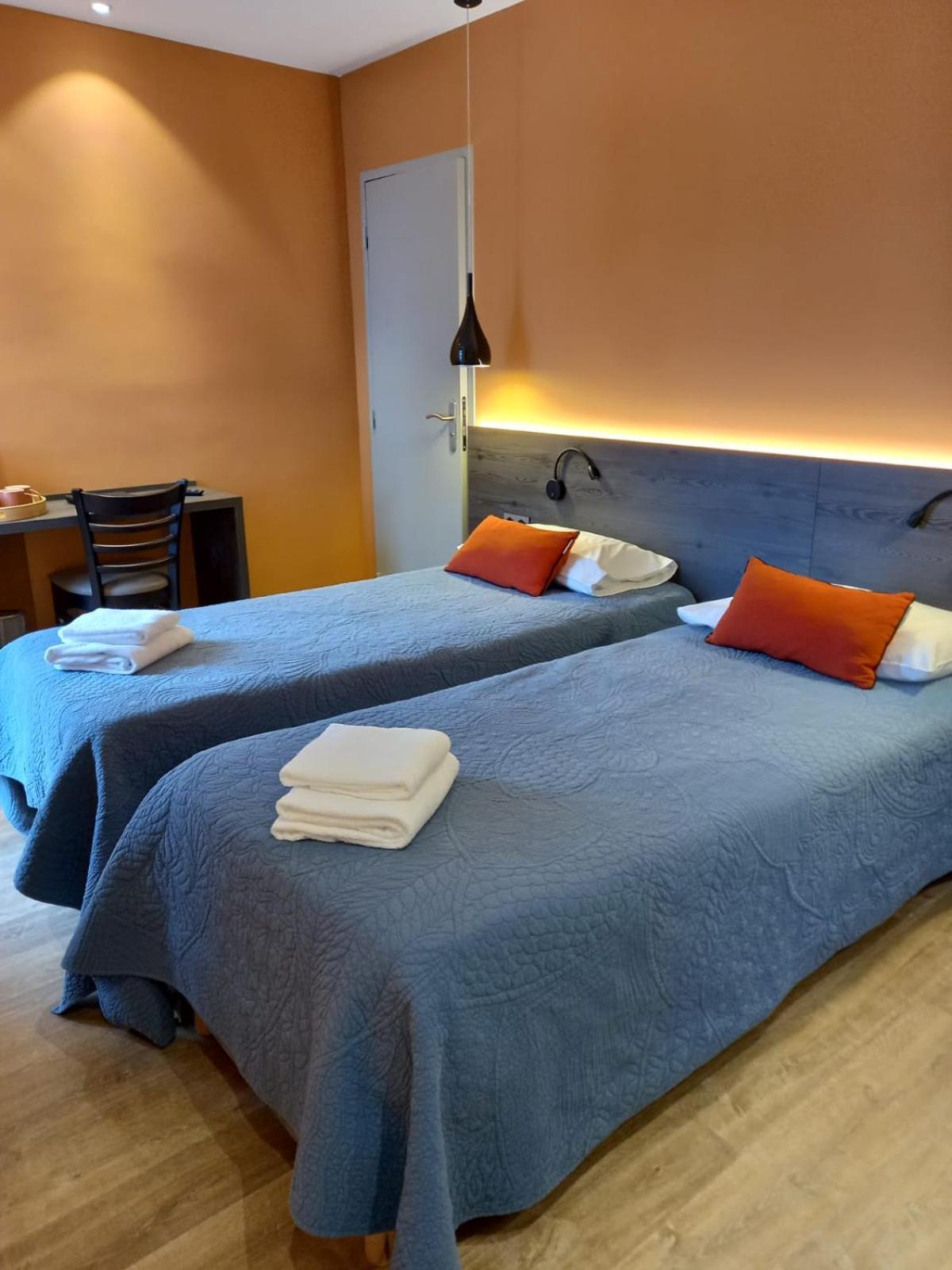 Double or Twin Room - Photo 2