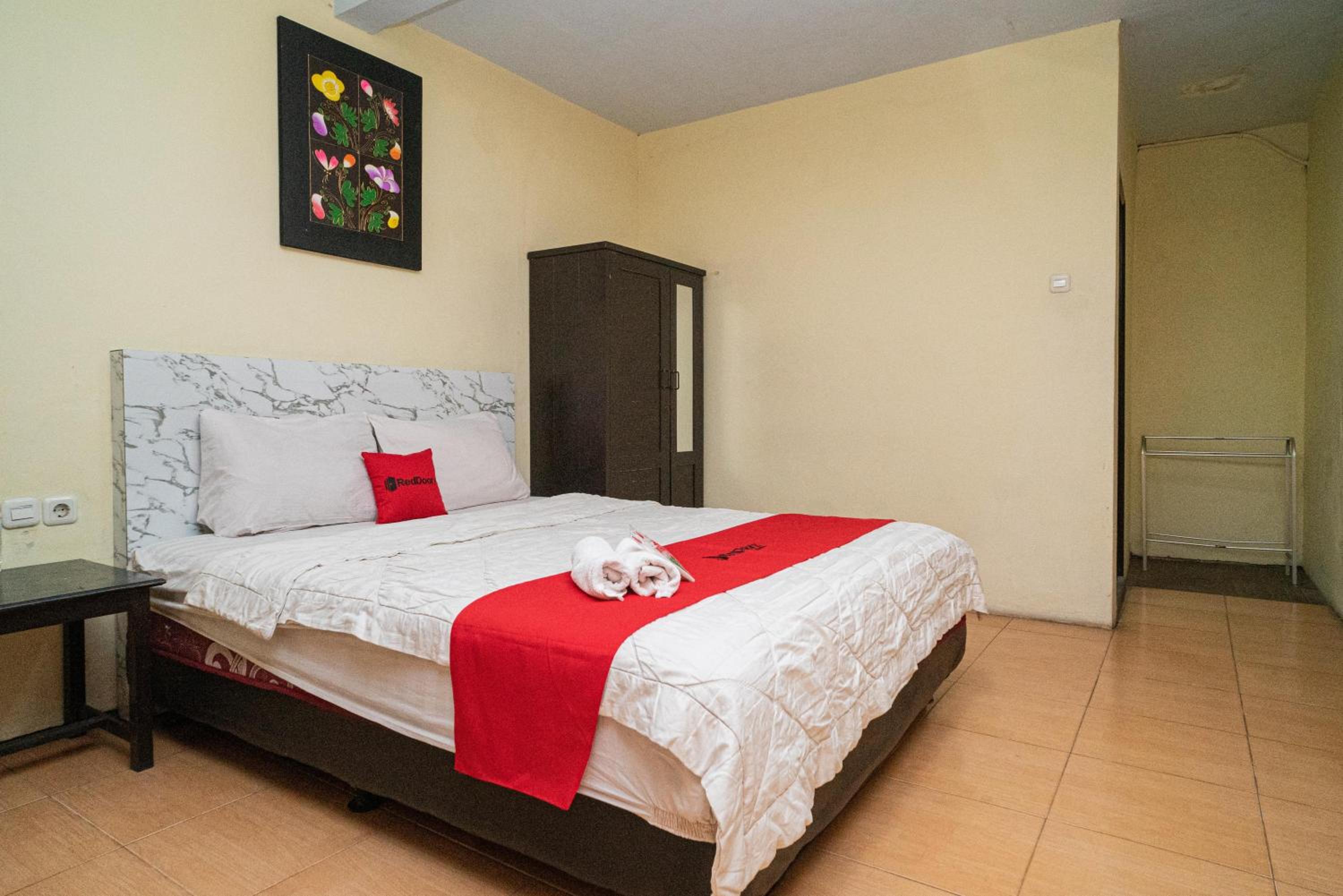 Deluxe Room - Photo 1