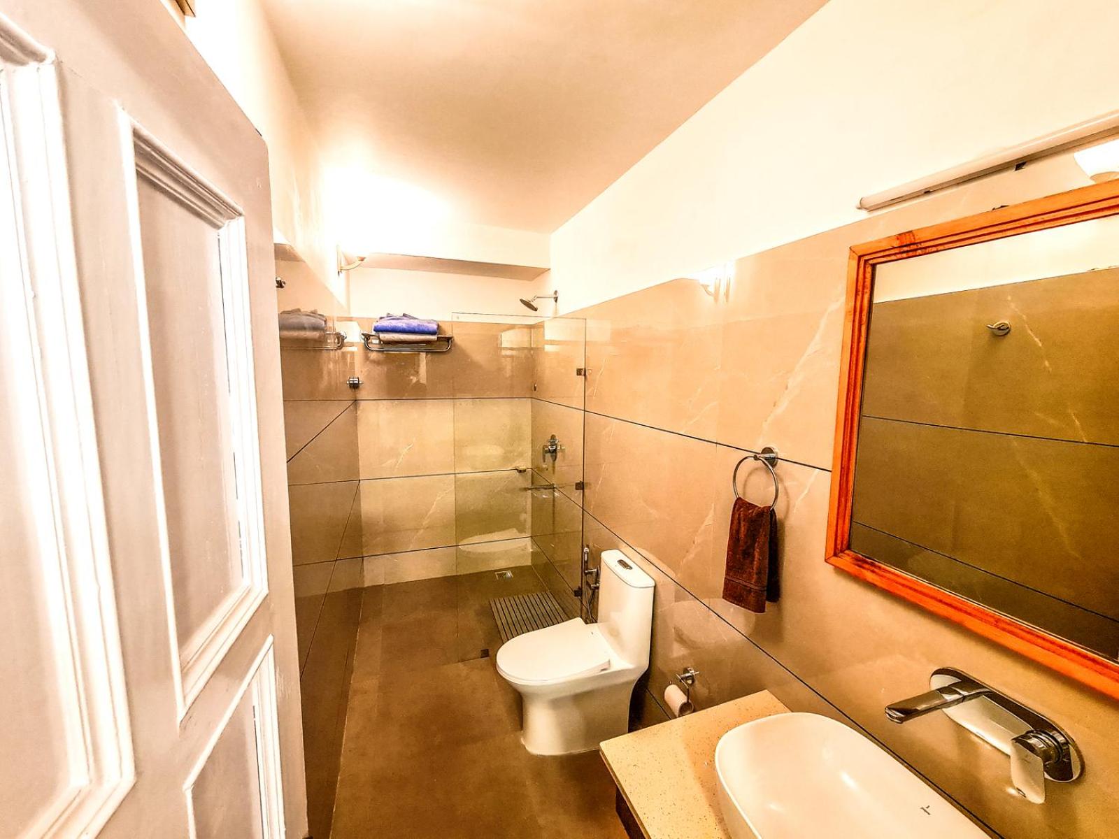 Double Room with Mountain View - Photo 3