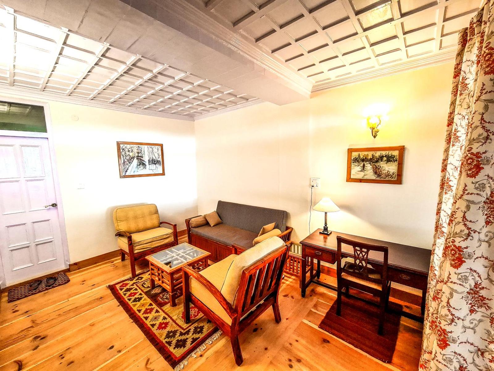 Suite with Mountain View - Photo 5