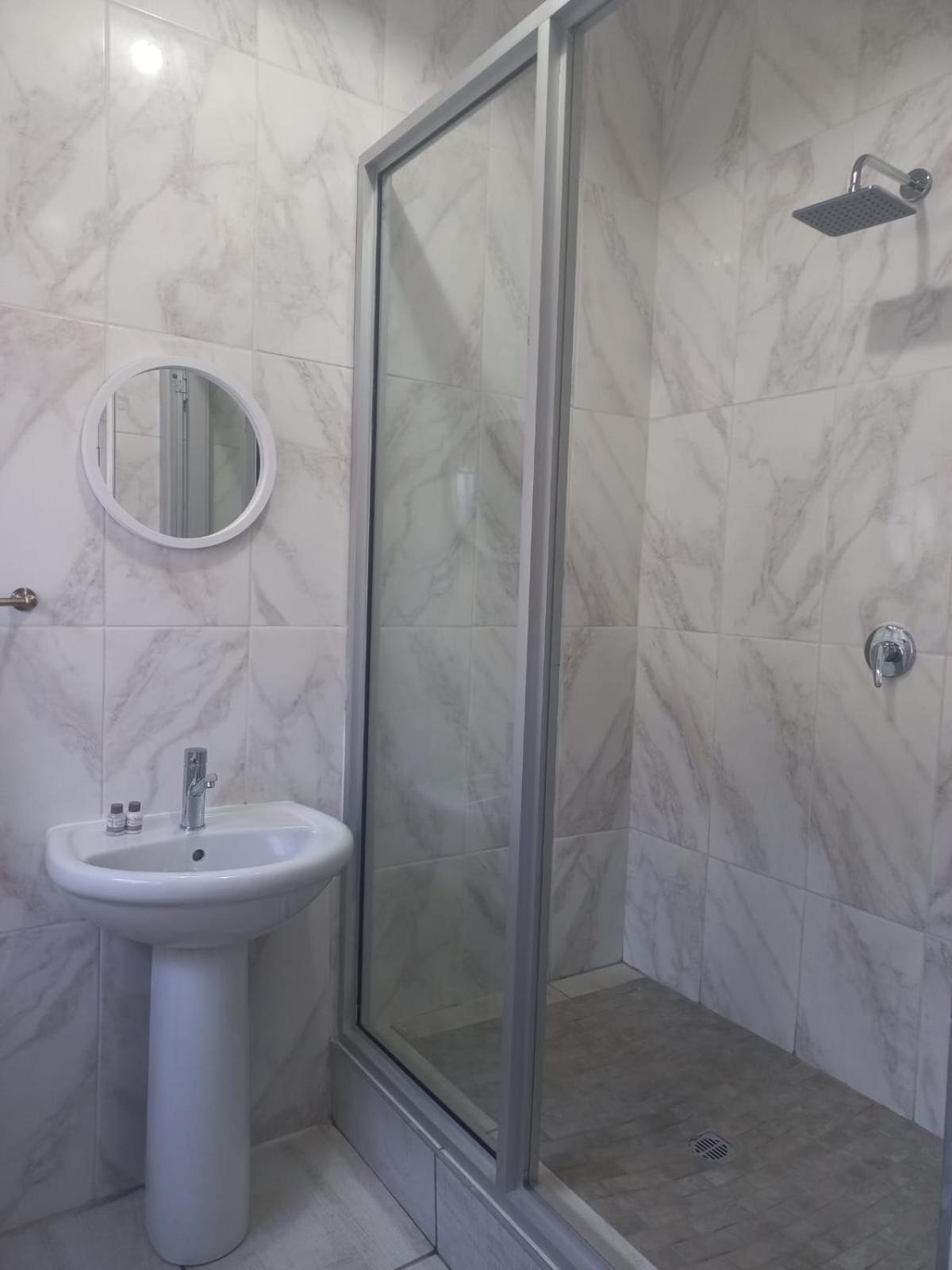 Deluxe Double Room with Shower - Photo 5