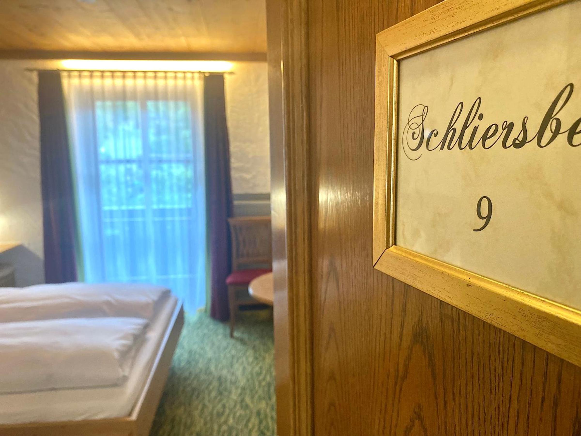 Double Room with Mountain View - Photo 3