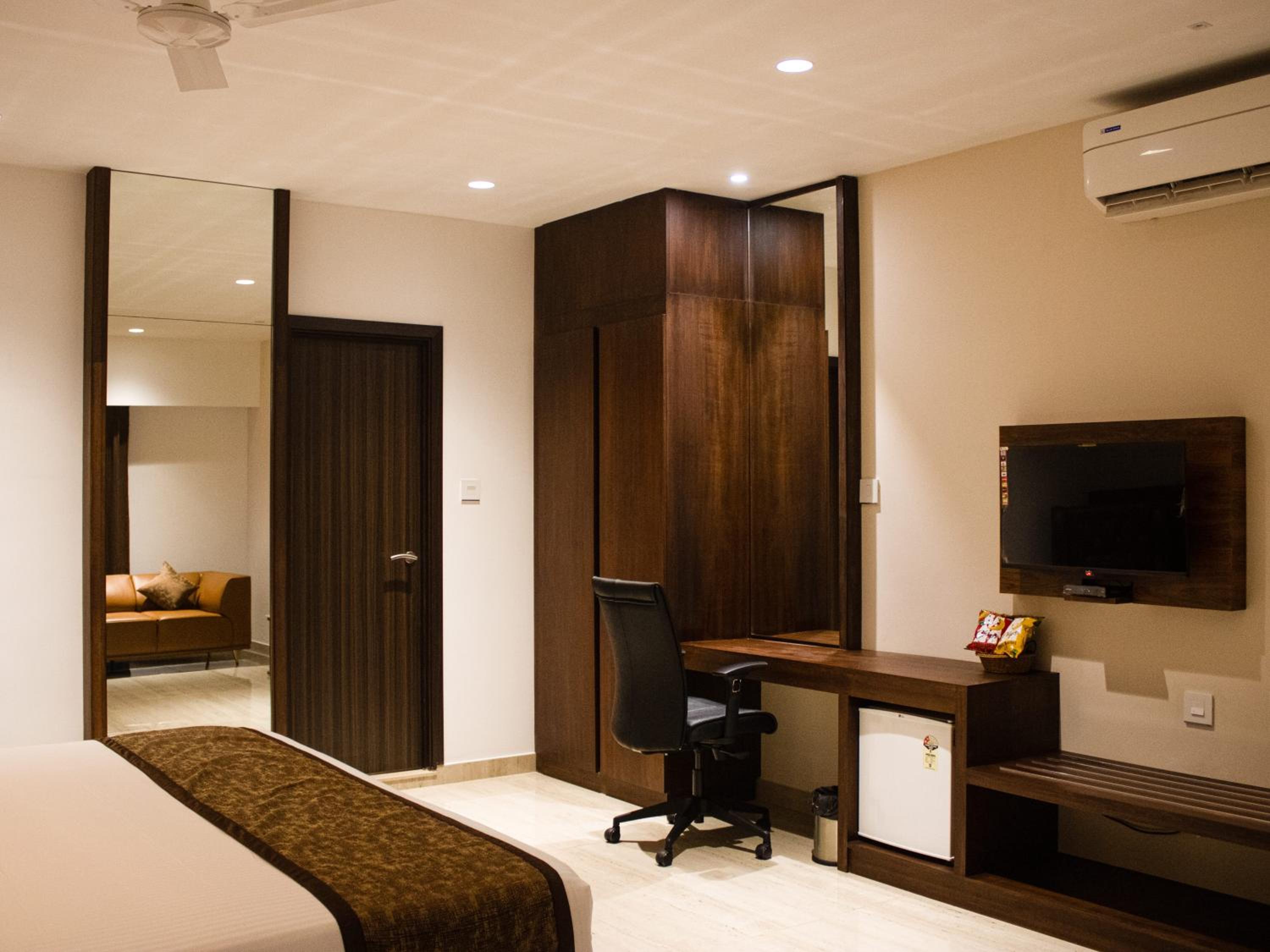 Deluxe Double or Twin Room with Balcony photo 1