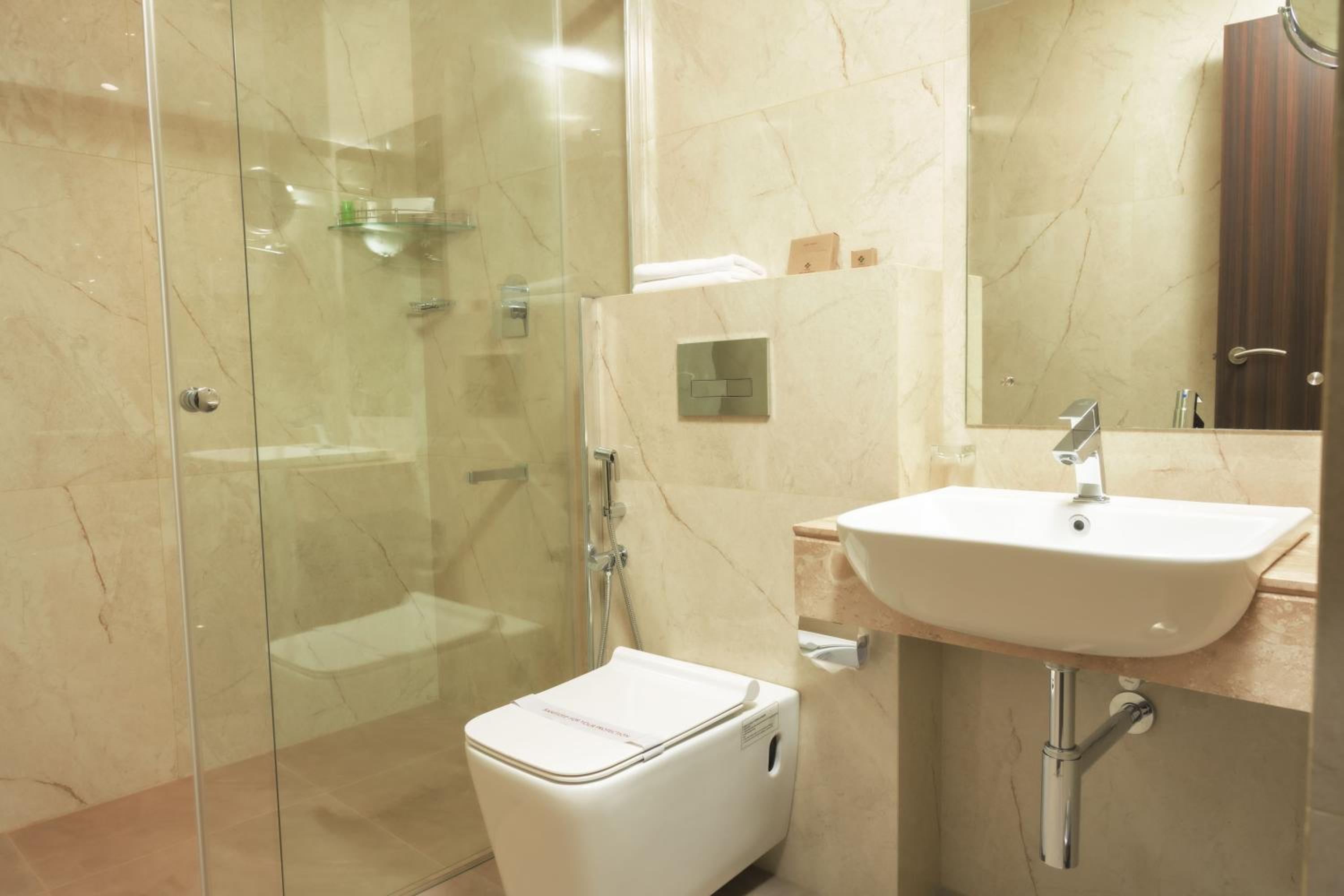 Deluxe Double or Twin Room with Balcony photo 3