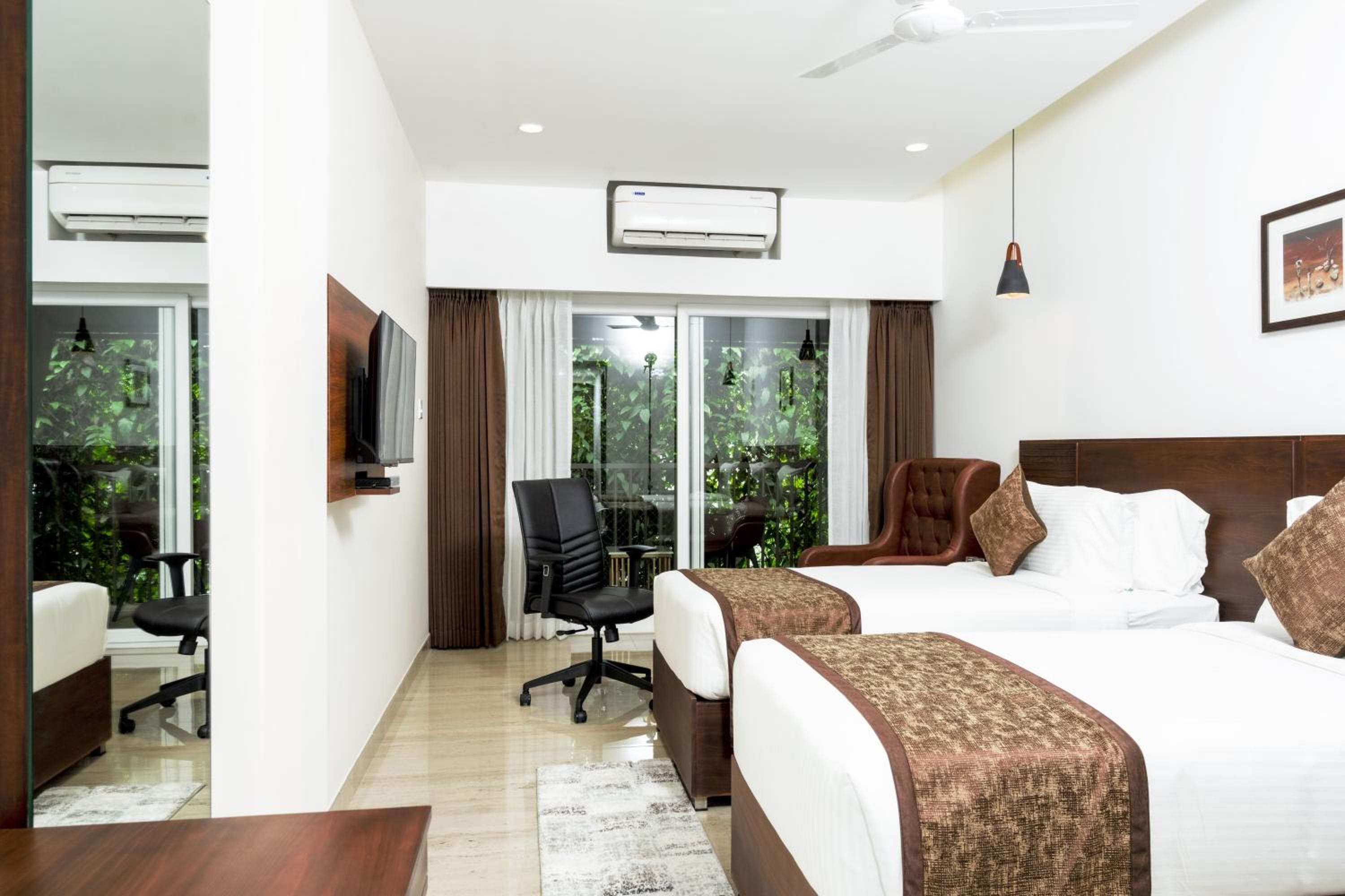 Deluxe Double or Twin Room with Balcony photo 2