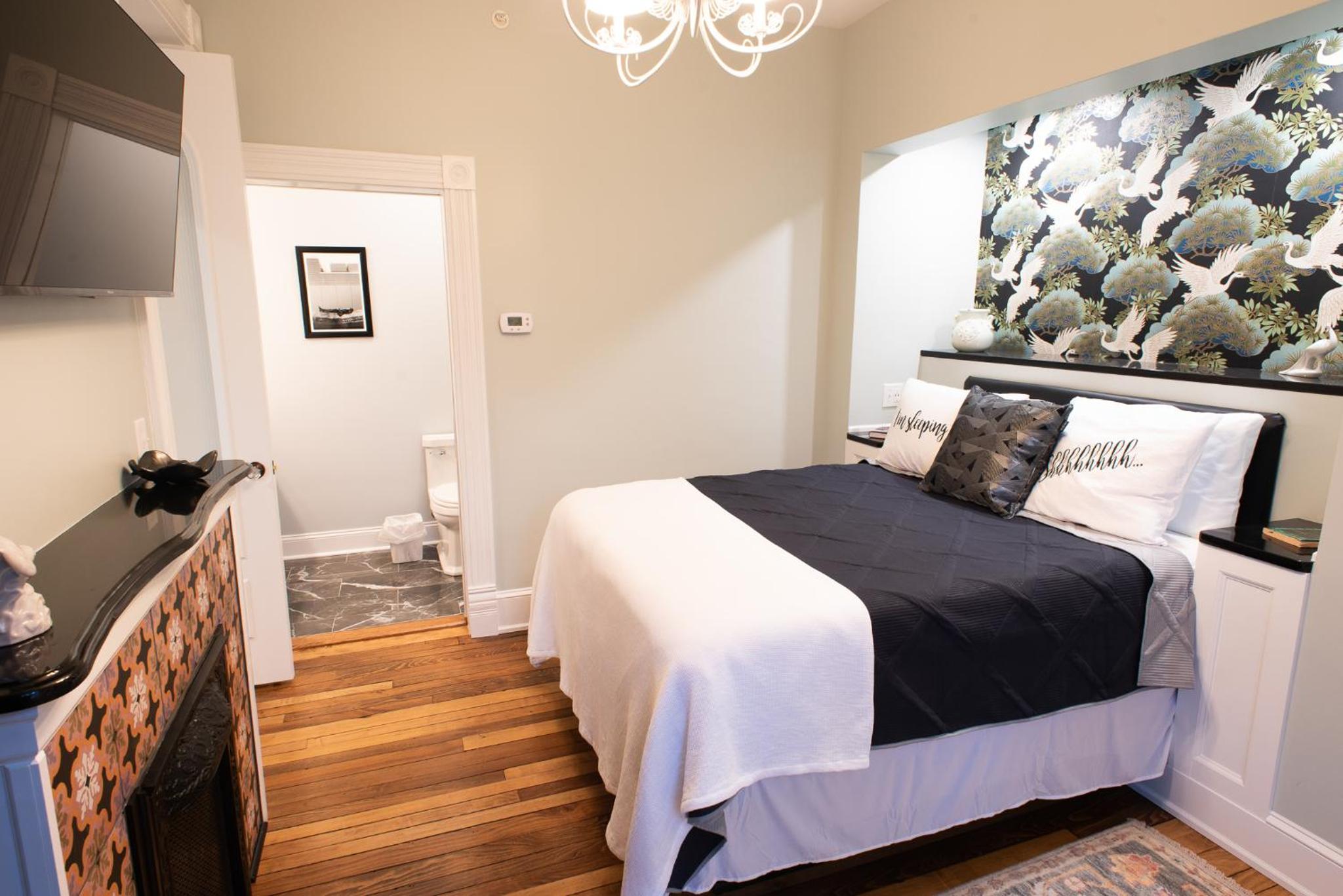 Queen Suite - Photo 5