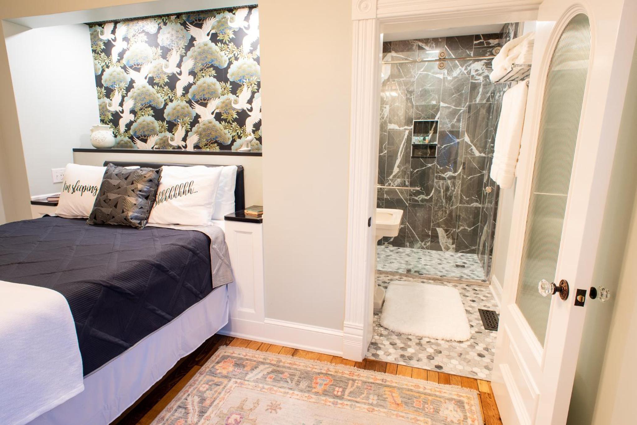 Queen Suite - Photo 3