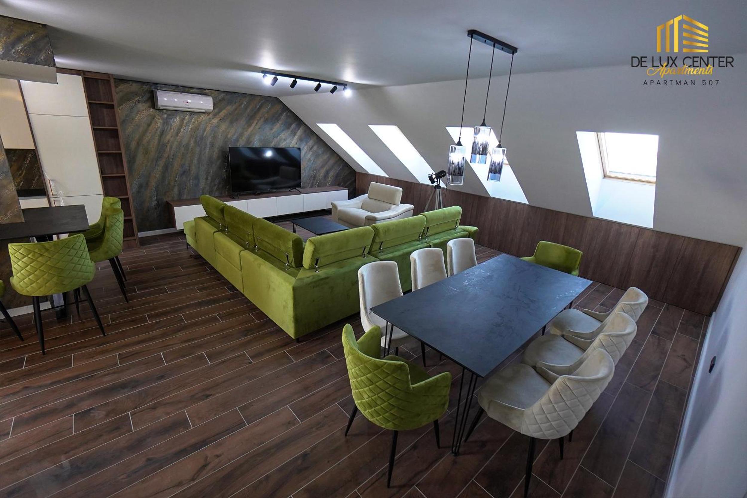 Deluxe Apartment
