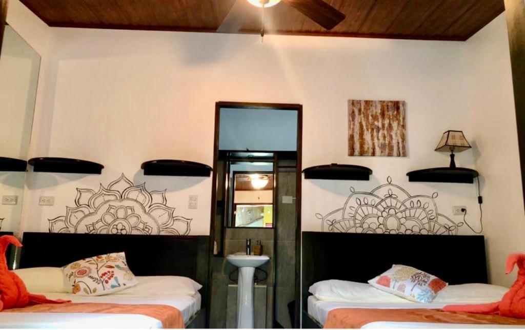 Habitación Doble con Baño Privado