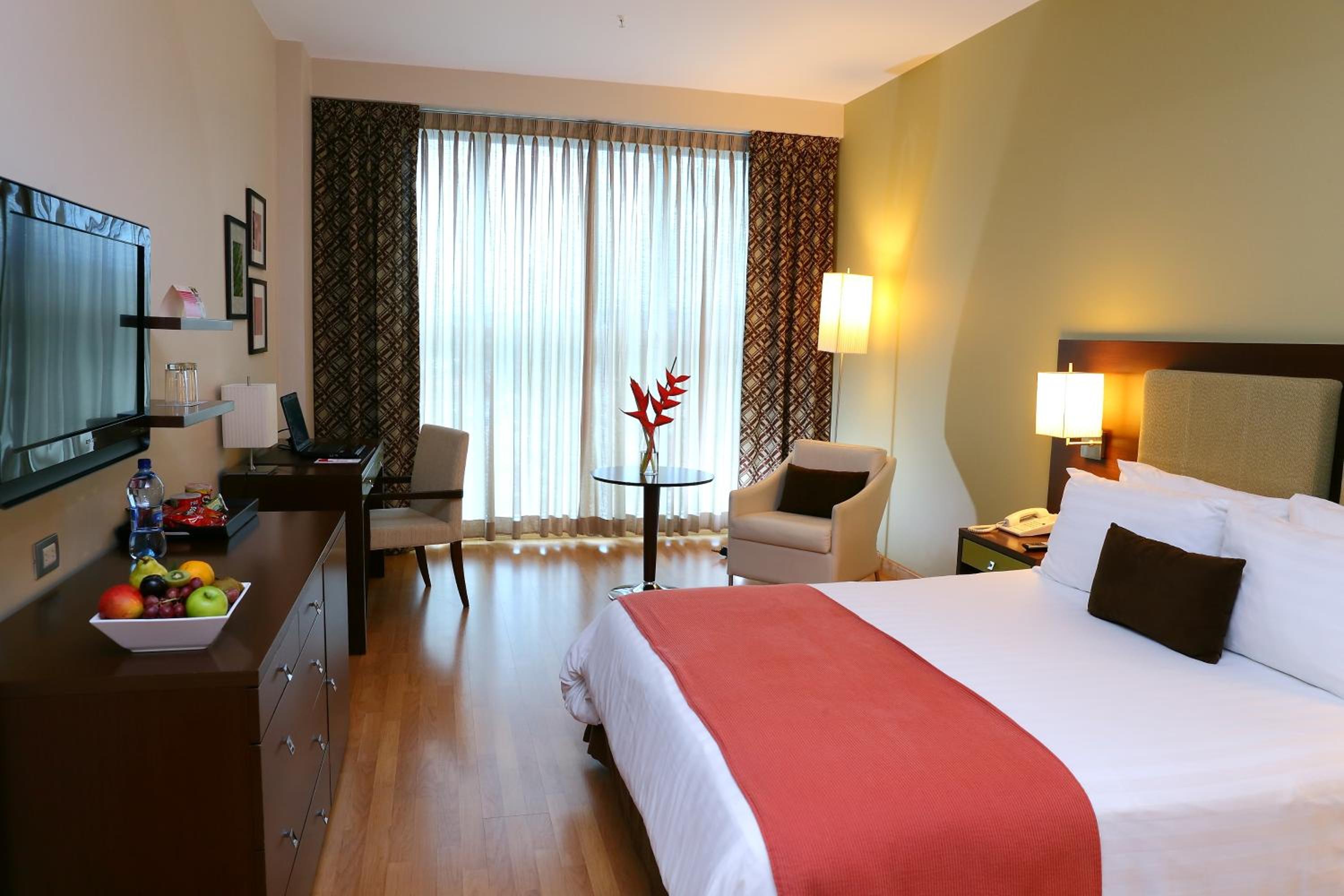 Superior King Room - Photo 9