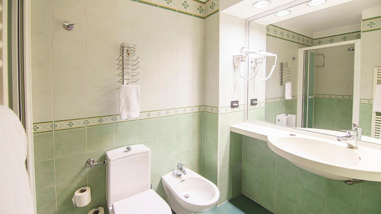 Large Twin Room photo 1