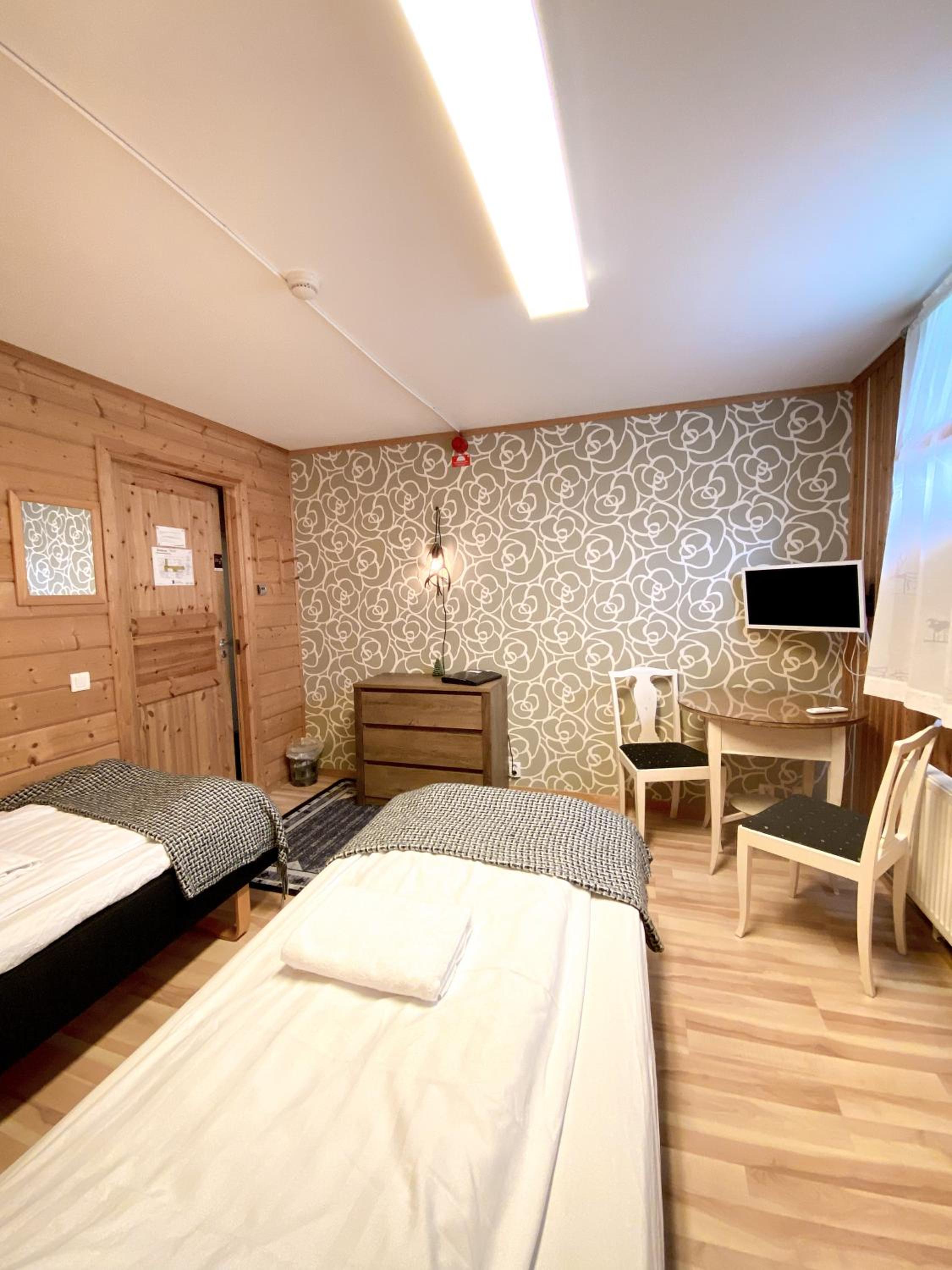 Small Twin Room photo 1