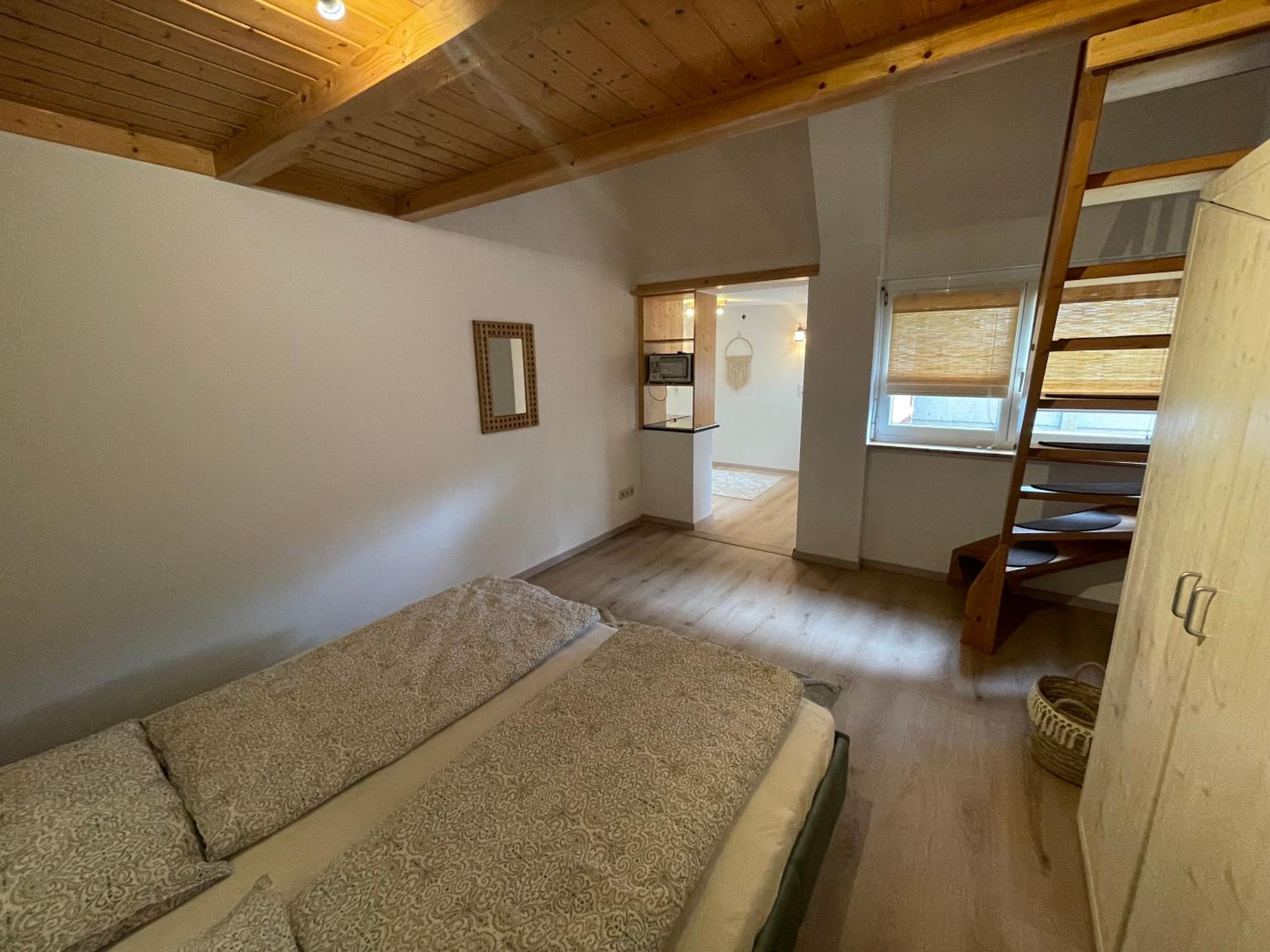 Apartment - Split Level photo 2
