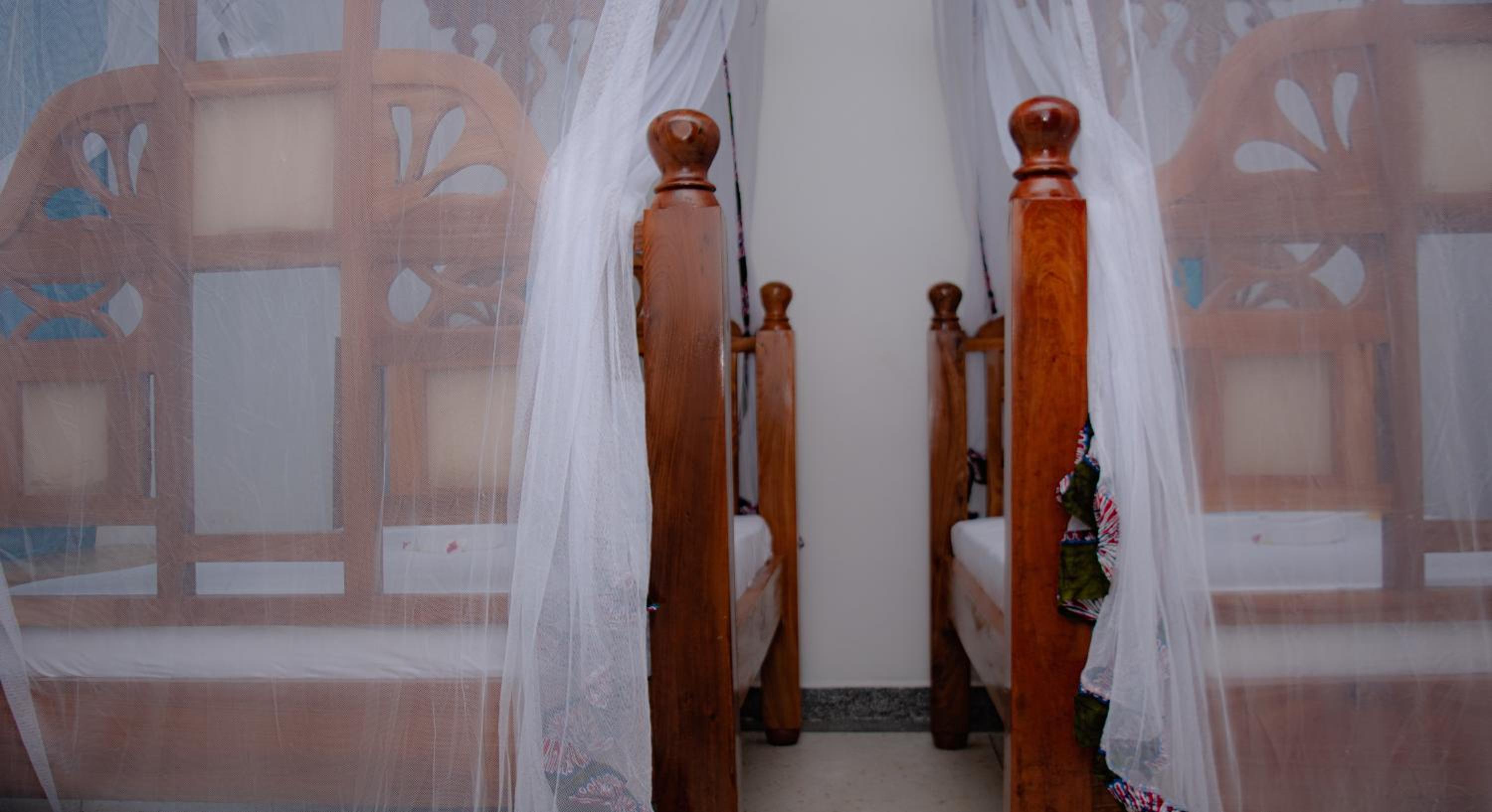 Twin Room with Pool View - Photo 15