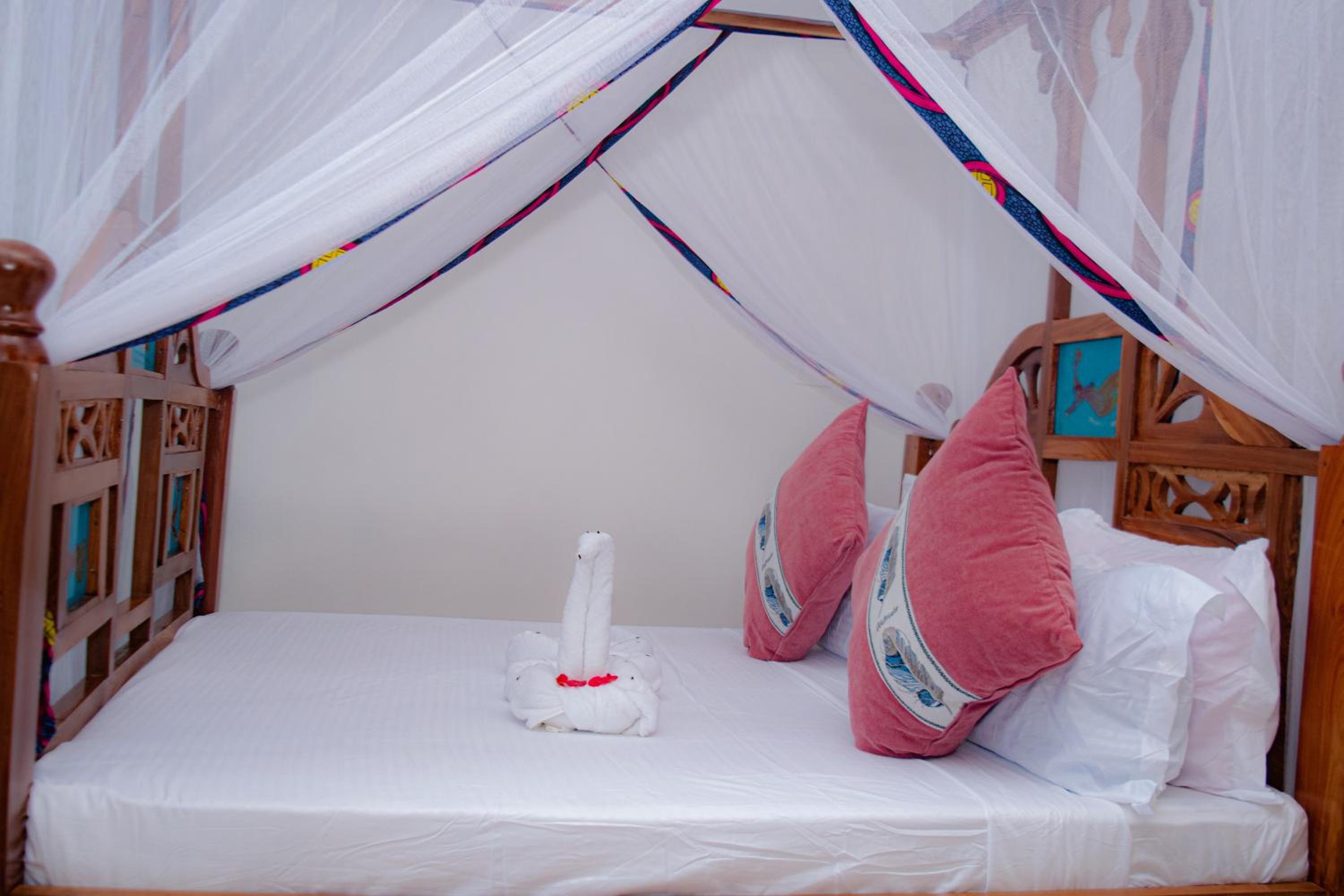 Double Room with Pool View - Photo 1