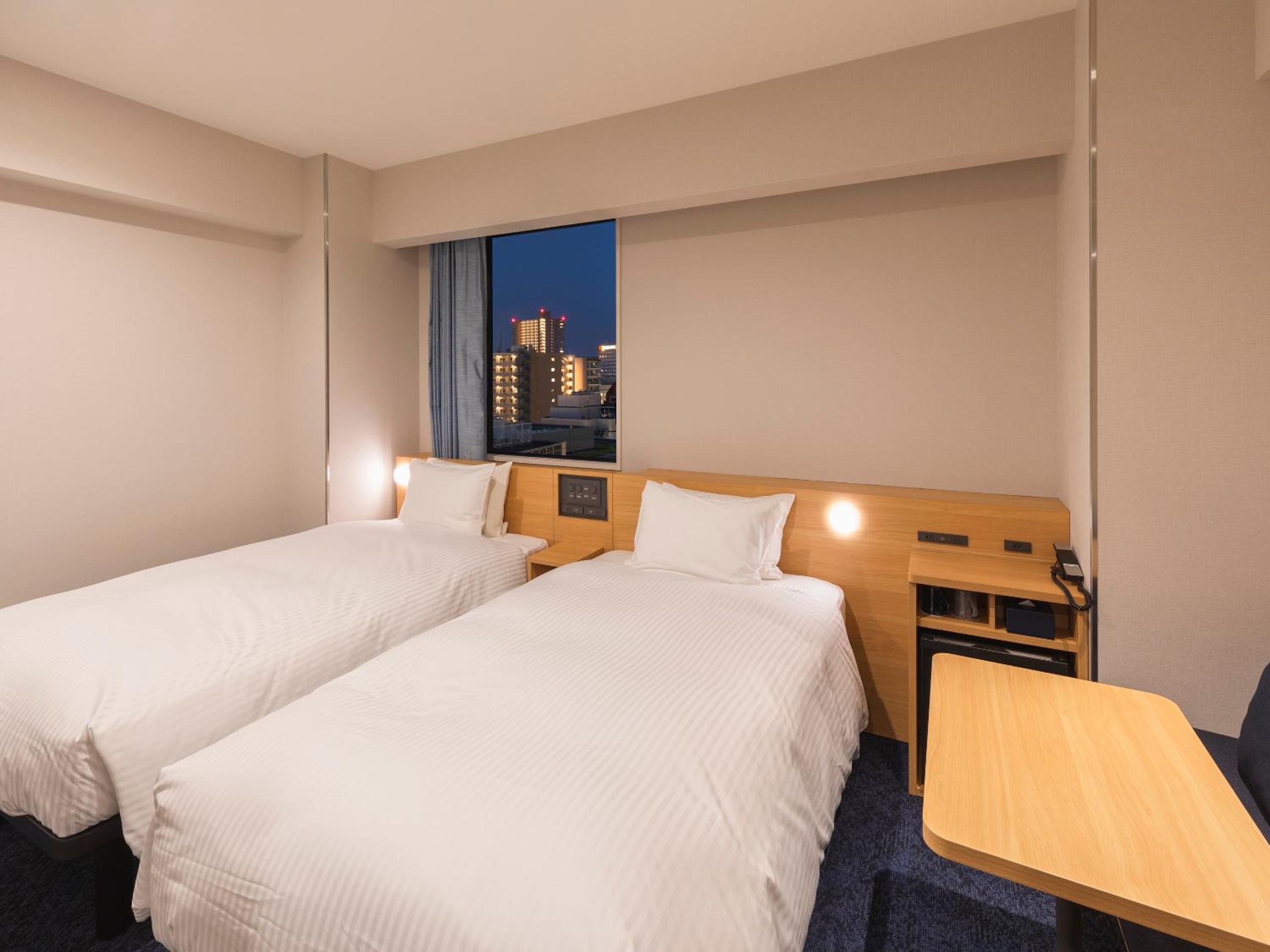 Standard Twin Room - Non-Smoking - Photo 9
