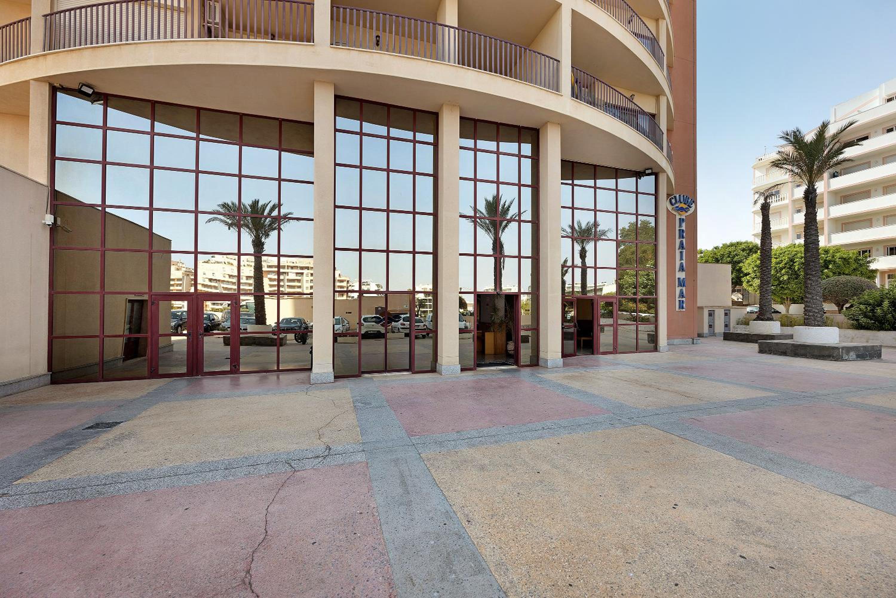 Superior One-Bedroom Apartment with Balcony - Photo 2