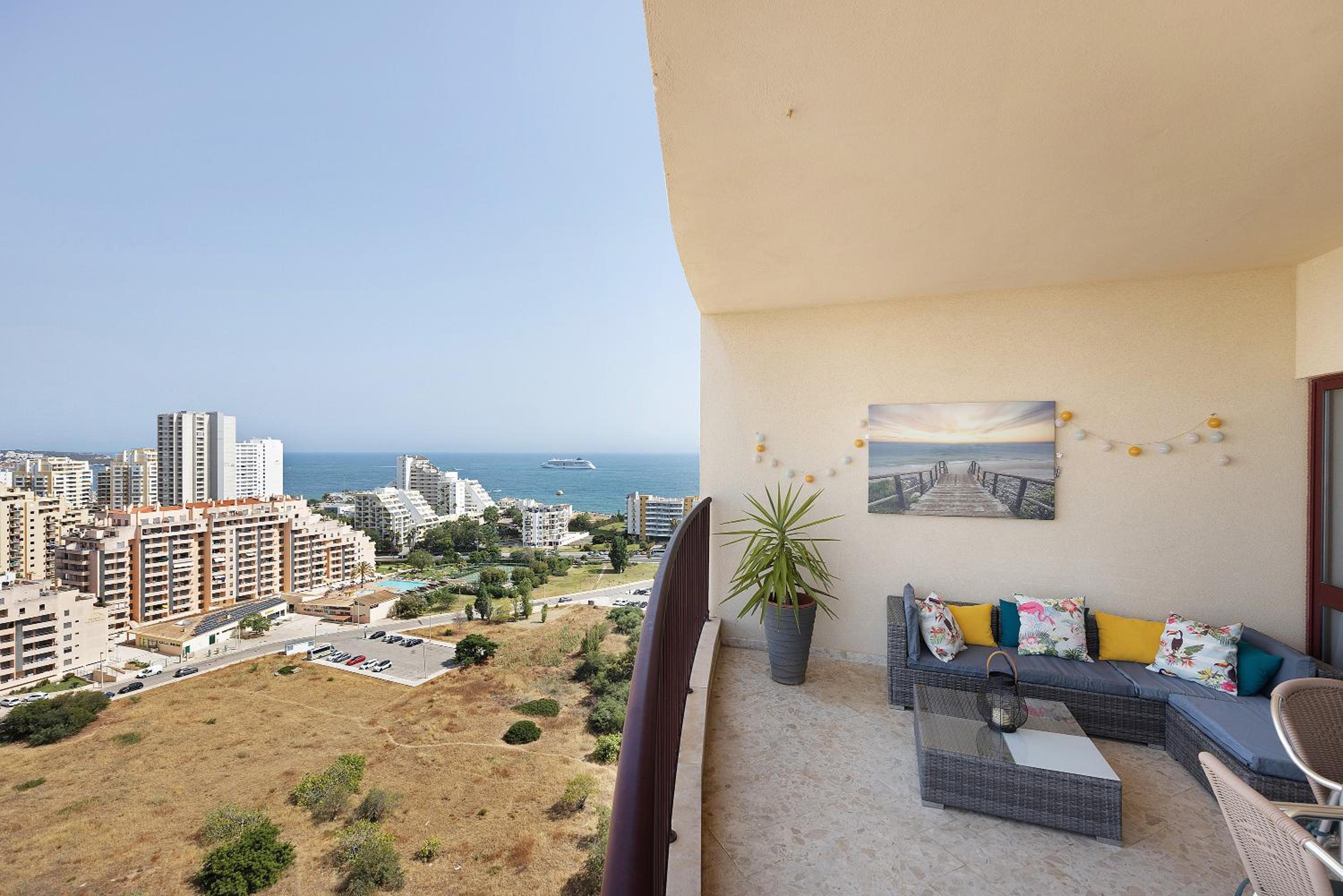 Superior One-Bedroom Apartment with Balcony - Photo 20