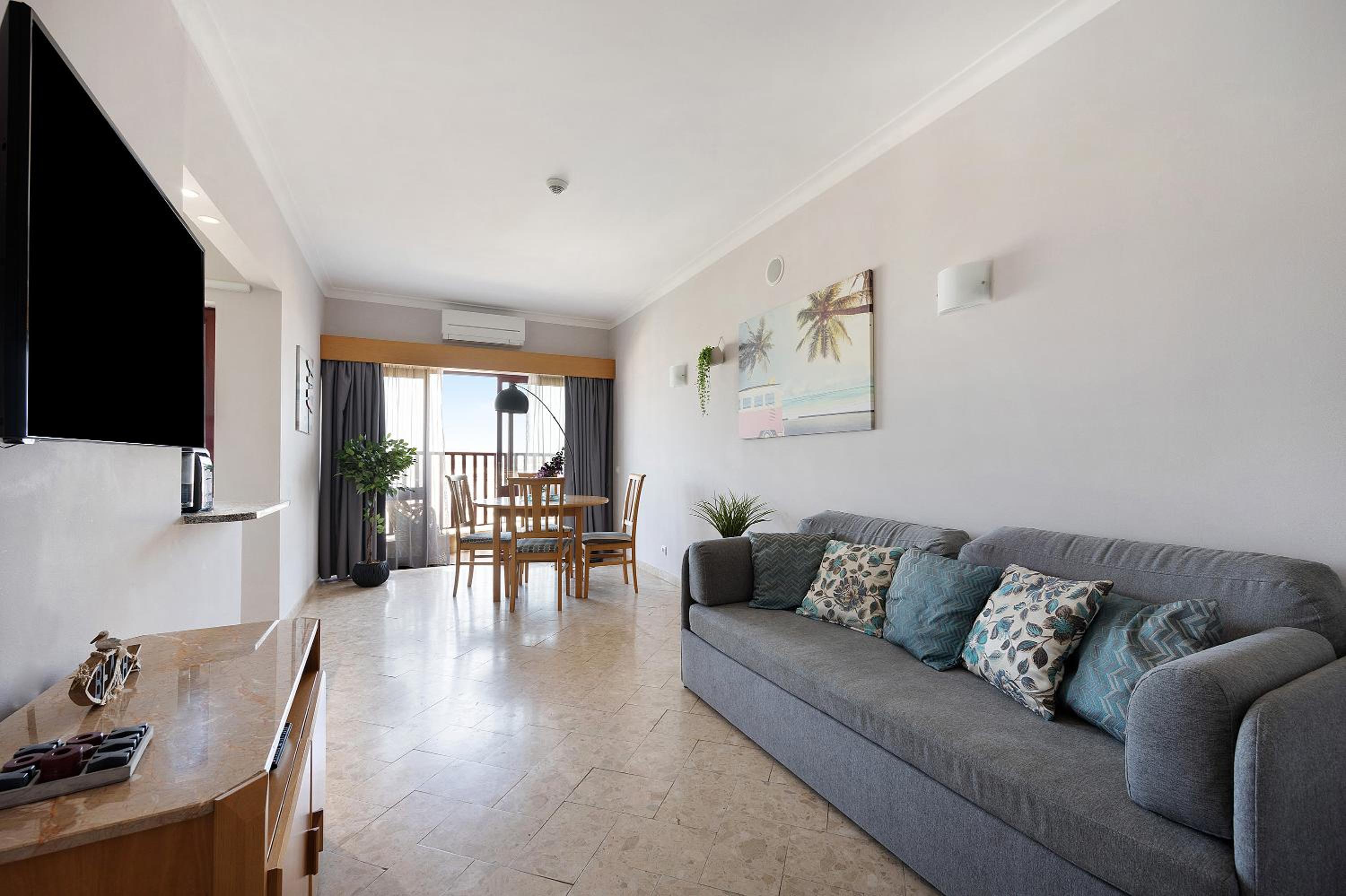 Superior One-Bedroom Apartment with Balcony - Photo 13