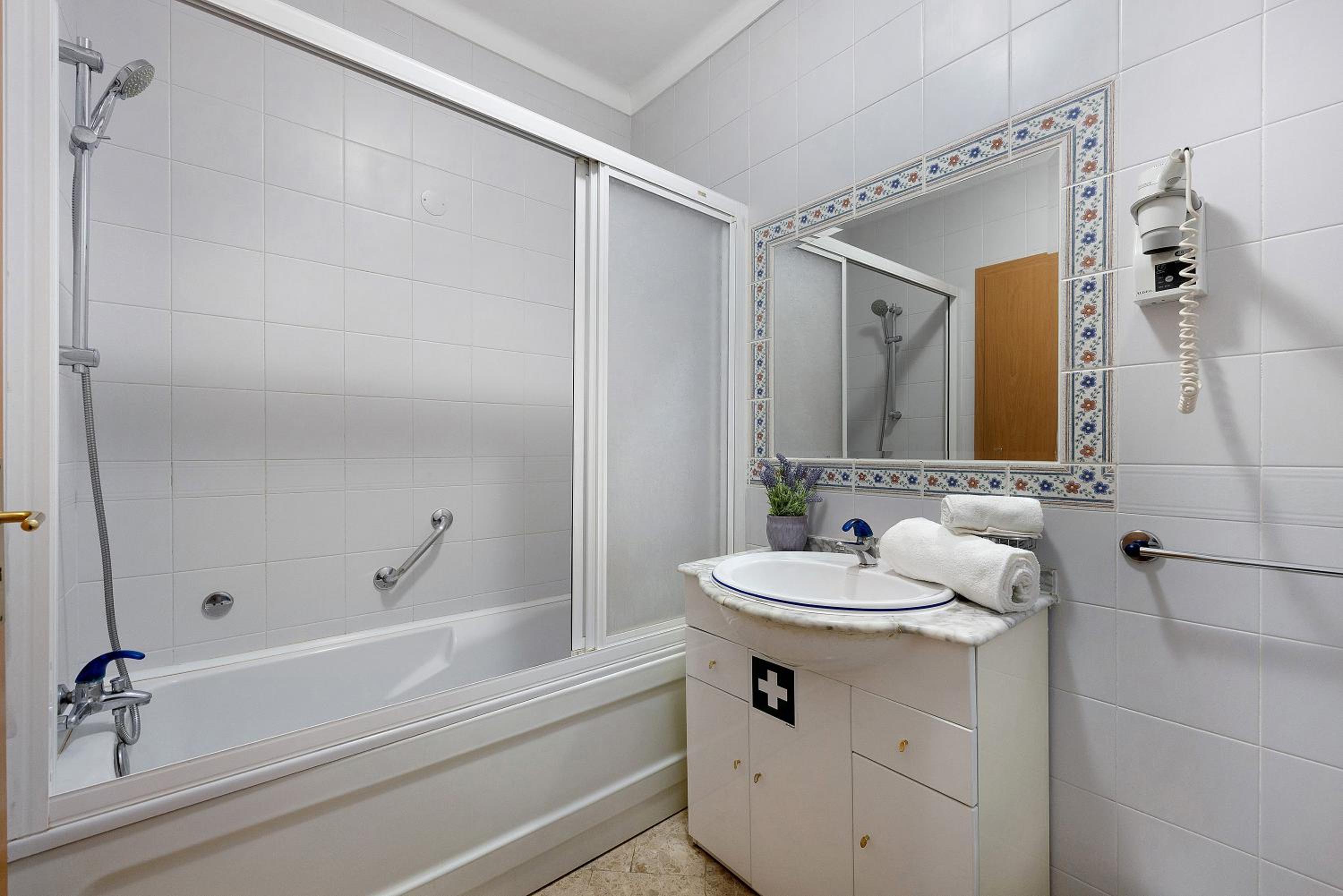 Superior One-Bedroom Apartment with Balcony - Photo 27