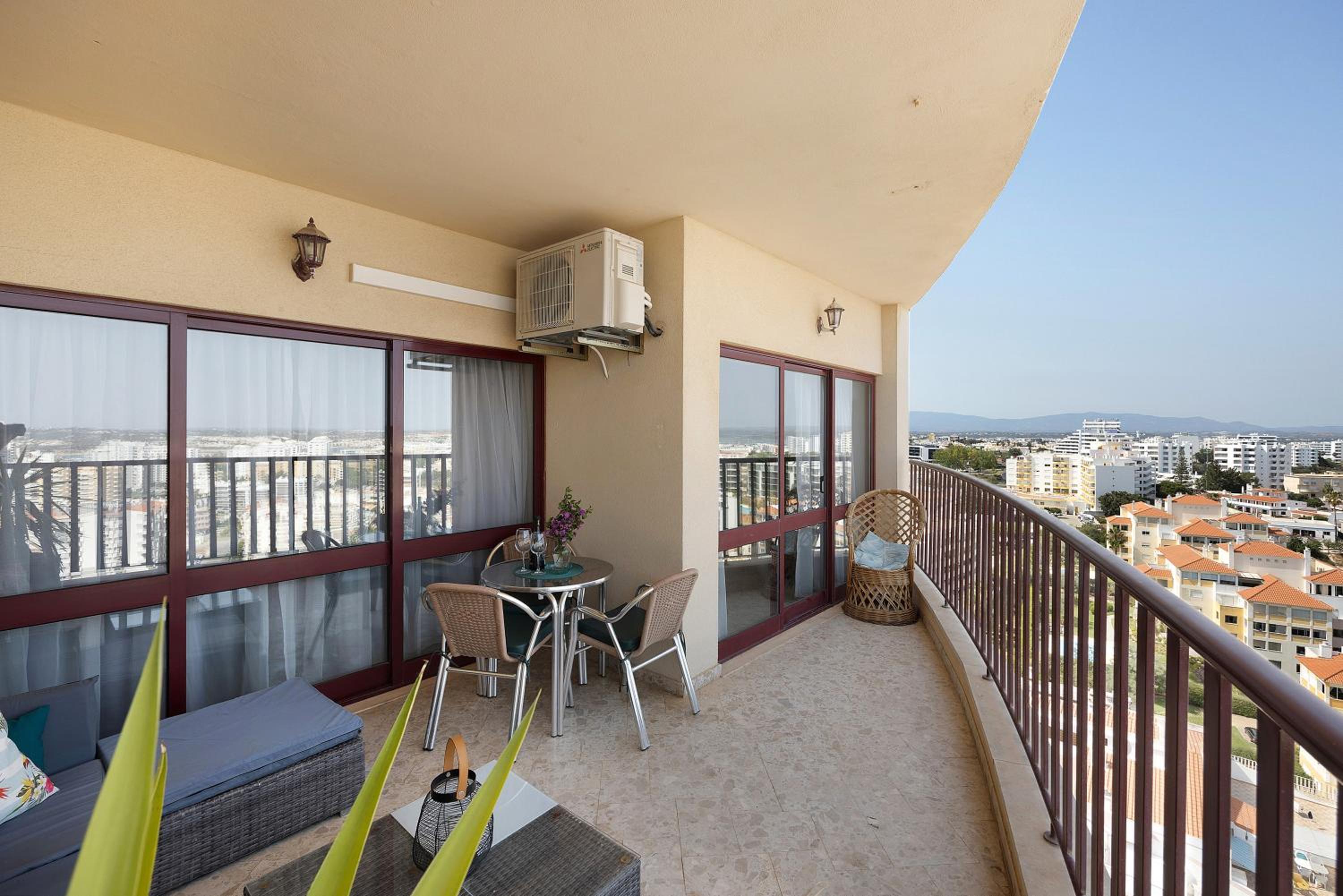 Superior One-Bedroom Apartment with Balcony - Photo 9