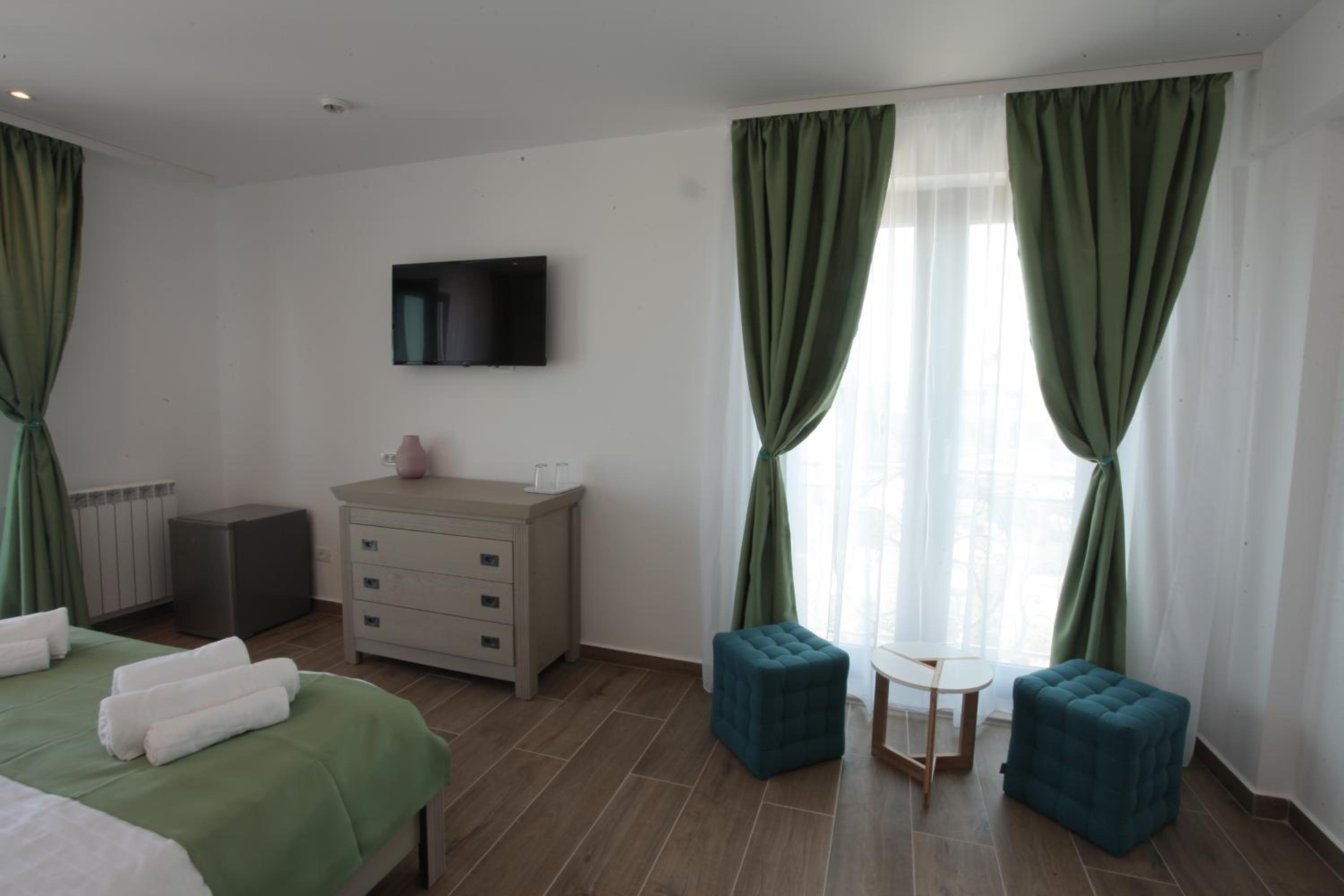 Deluxe Double Room with Sea View - Photo 2