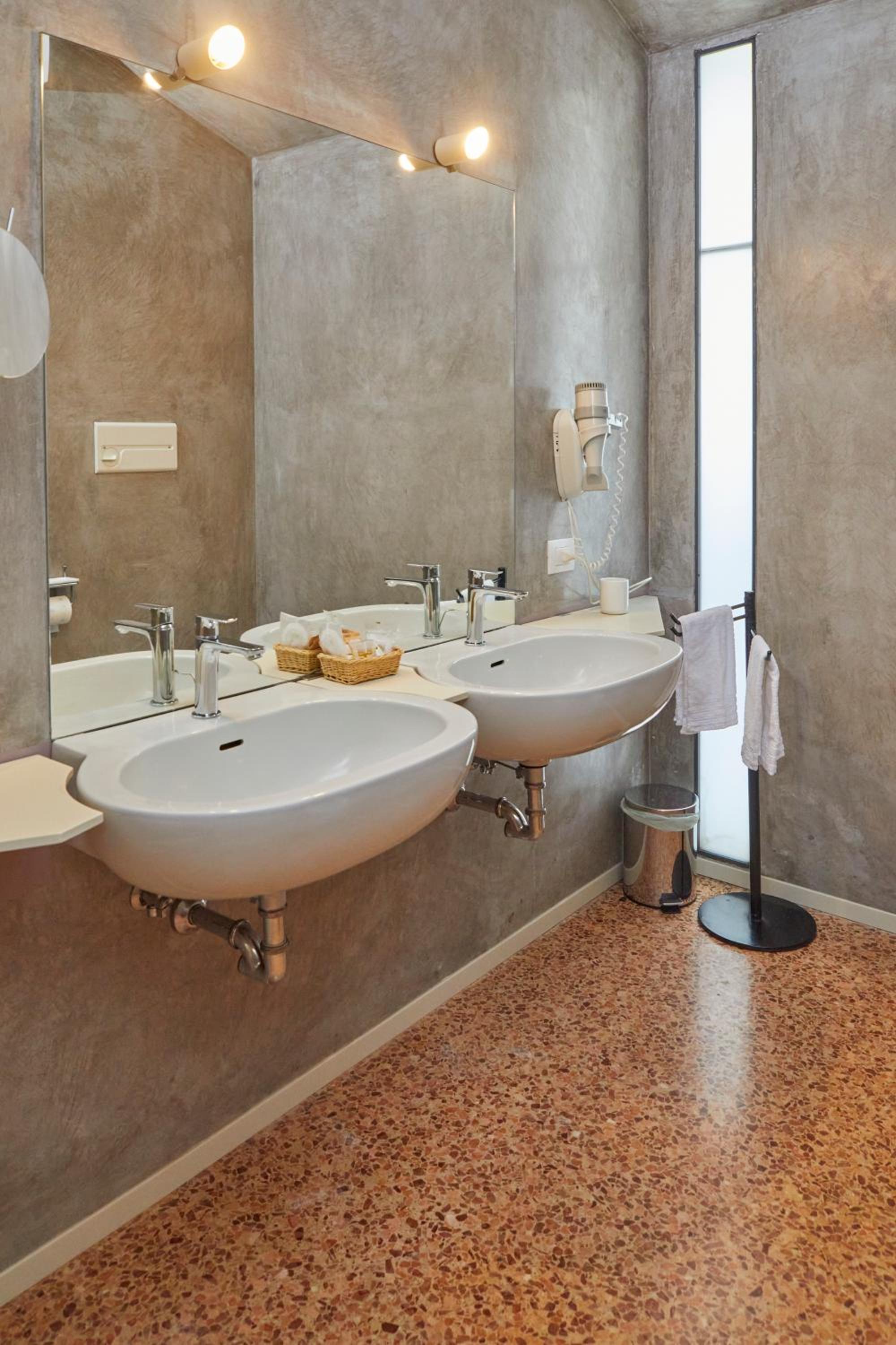 Junior Suite with Terrace - Photo 4